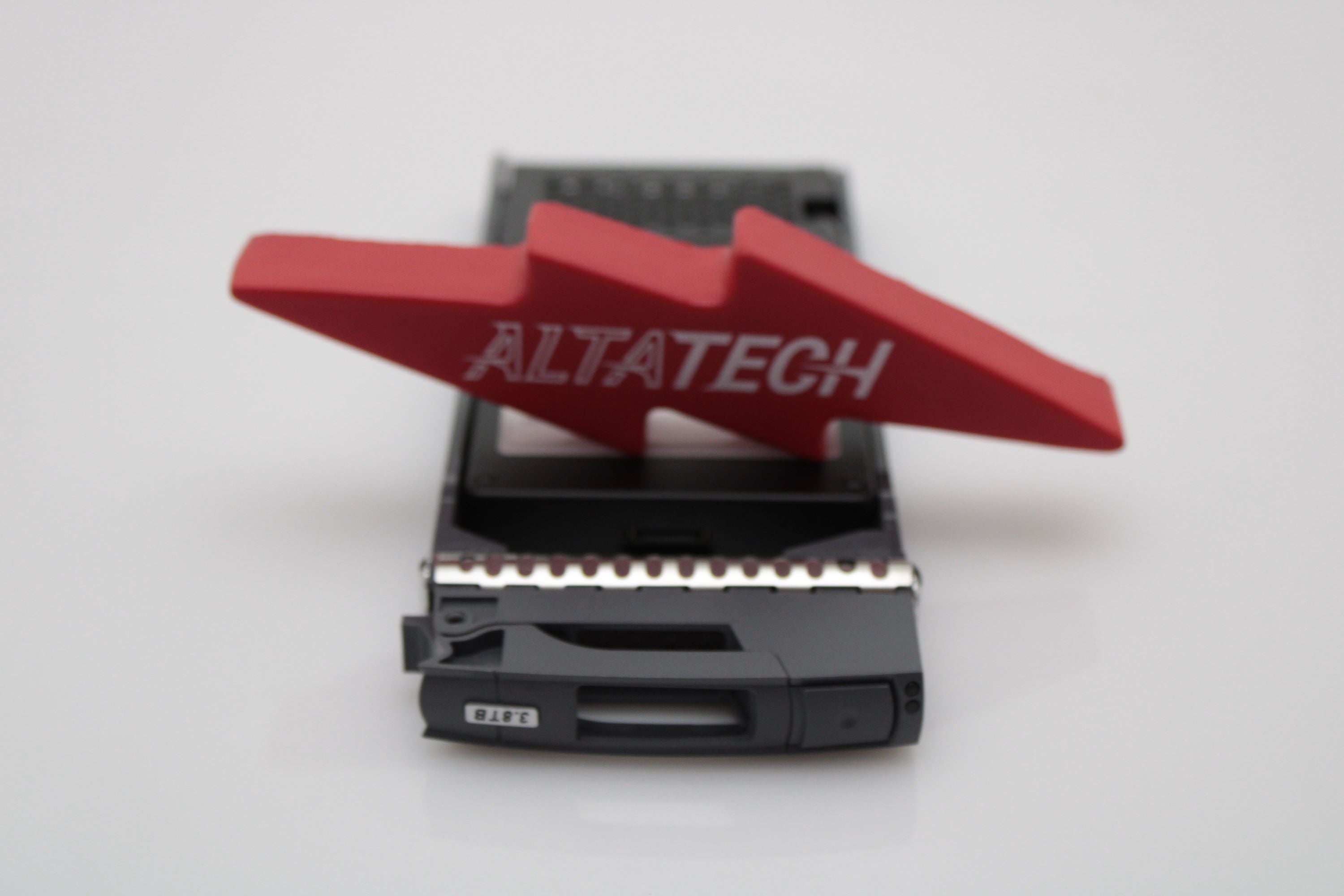 NetApp 108-00572 3.8TB 12G SSD DS224C