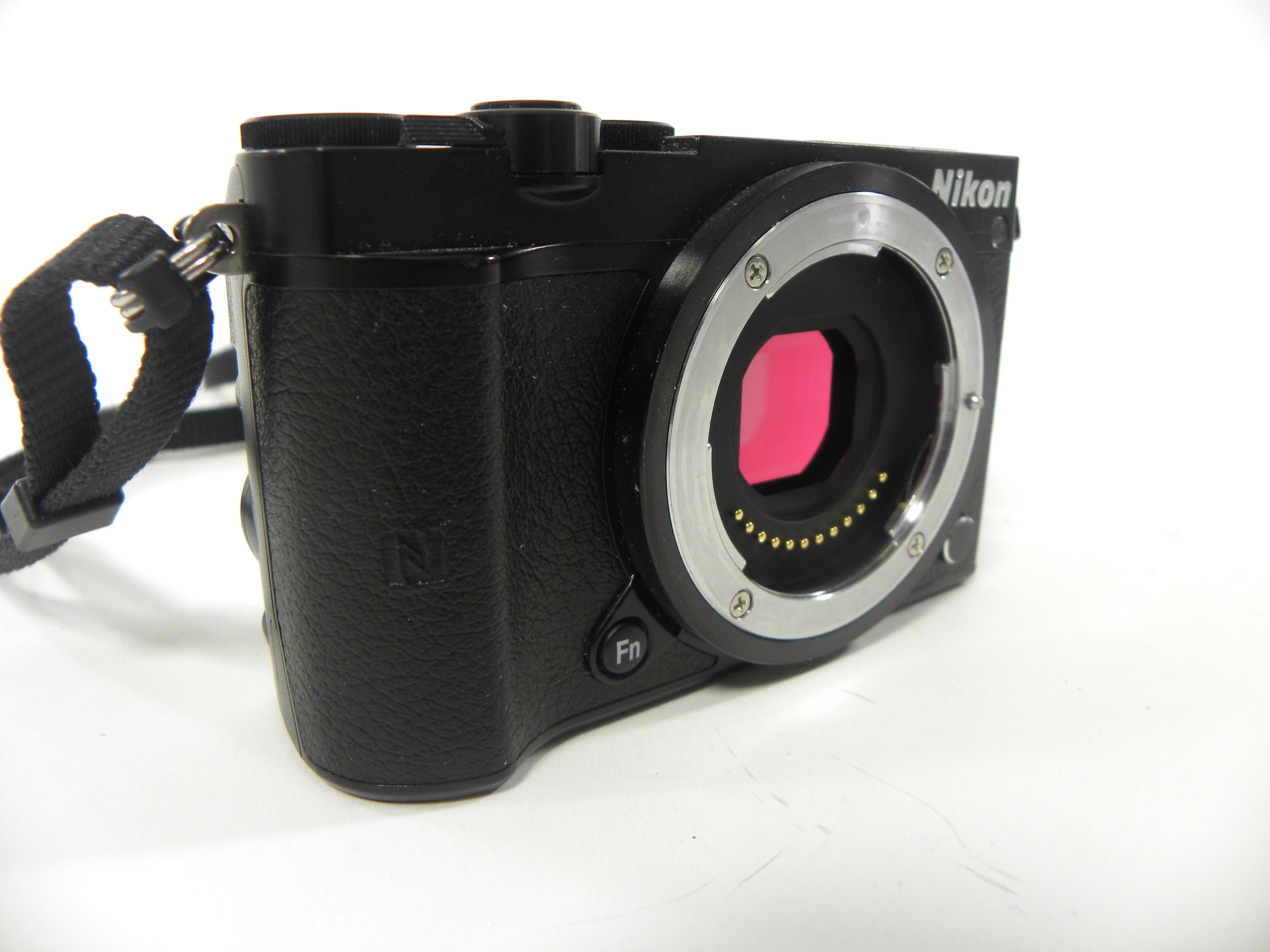 Nikon 1 J5 20.8mp Digital Mirrorless Camera Body Only Shutter Ct. 1,875