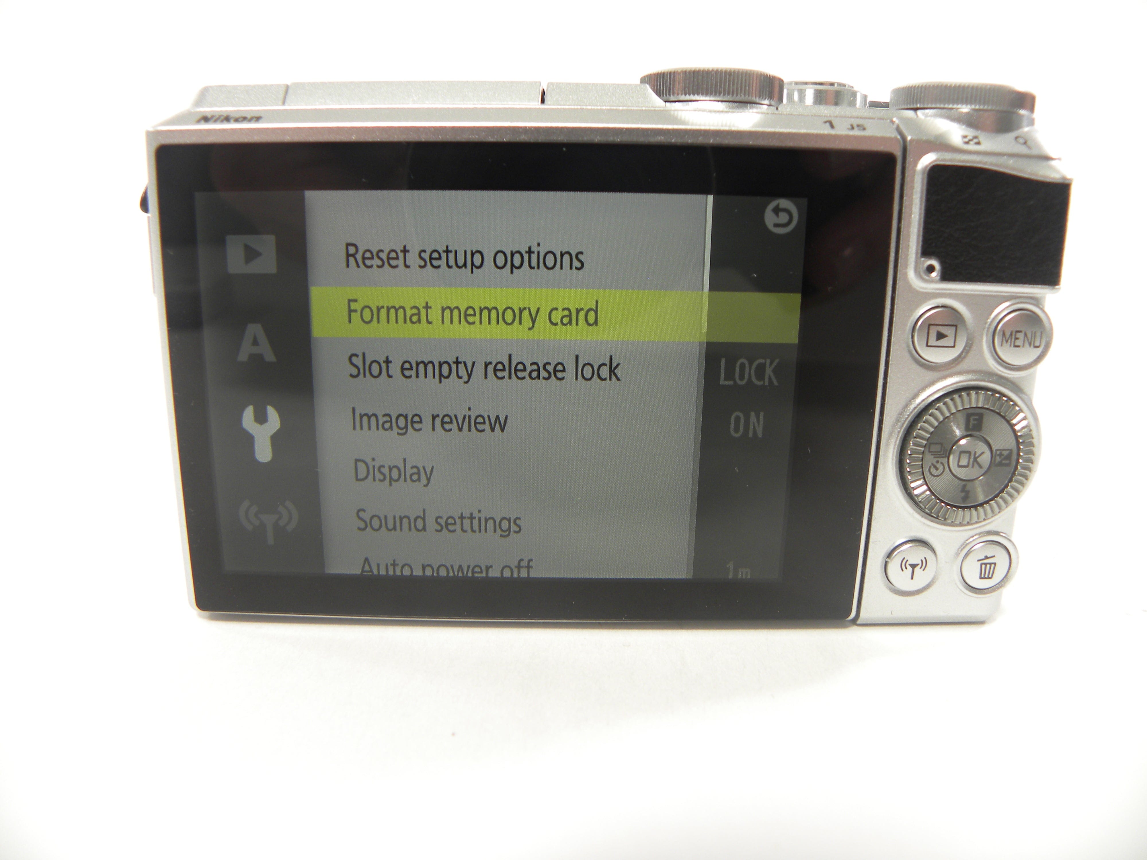 Nikon 1 J5 20.8mp Digital Mirrorless Camera body only shutter ct. 947