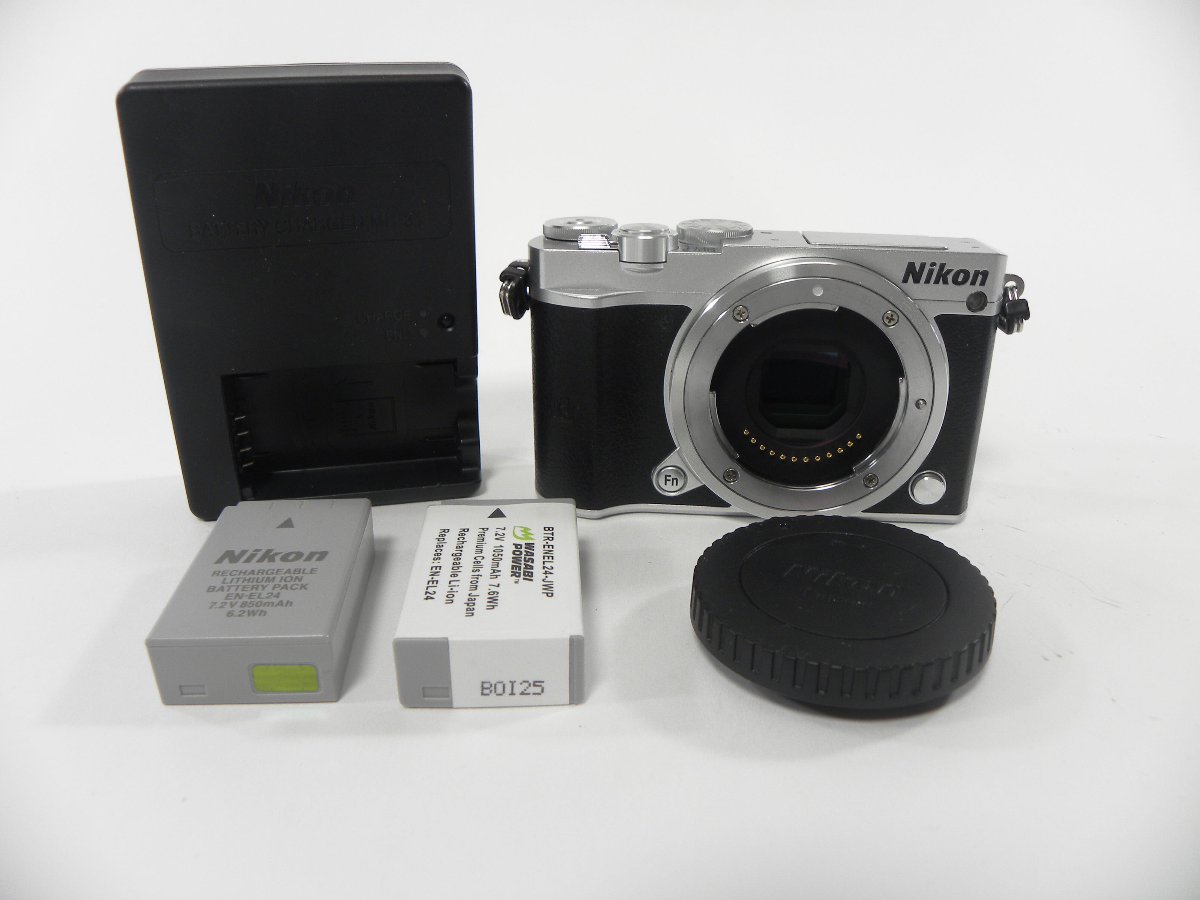 Nikon 1 J5 20.8mp Digital Mirrorless Camera body only shutter ct. 947