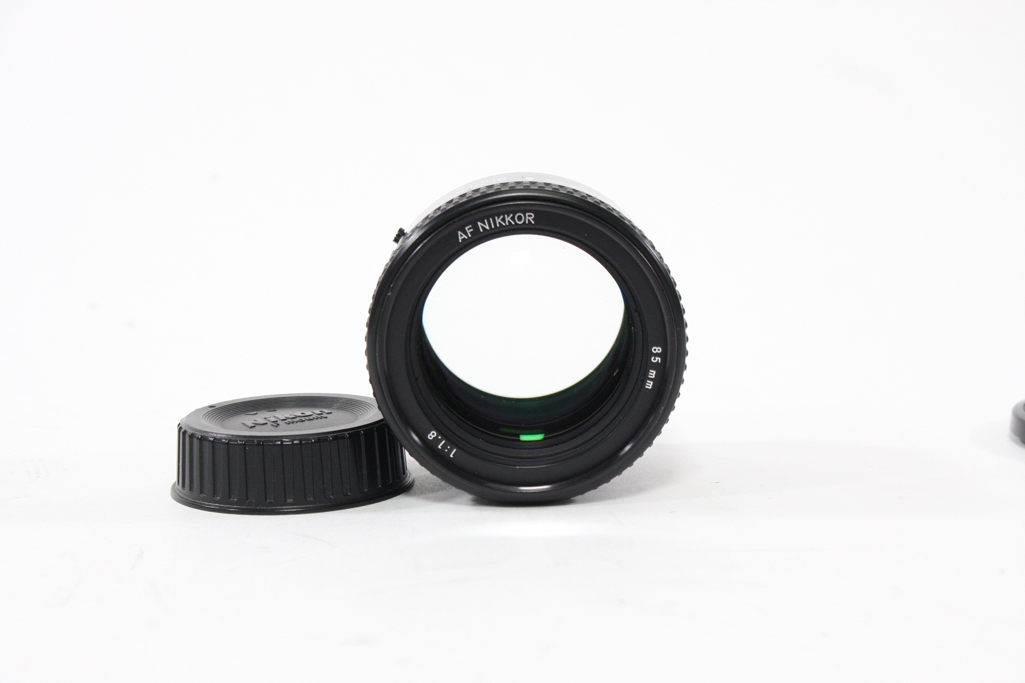 Nikon 85mm f/1.8 AF Lens