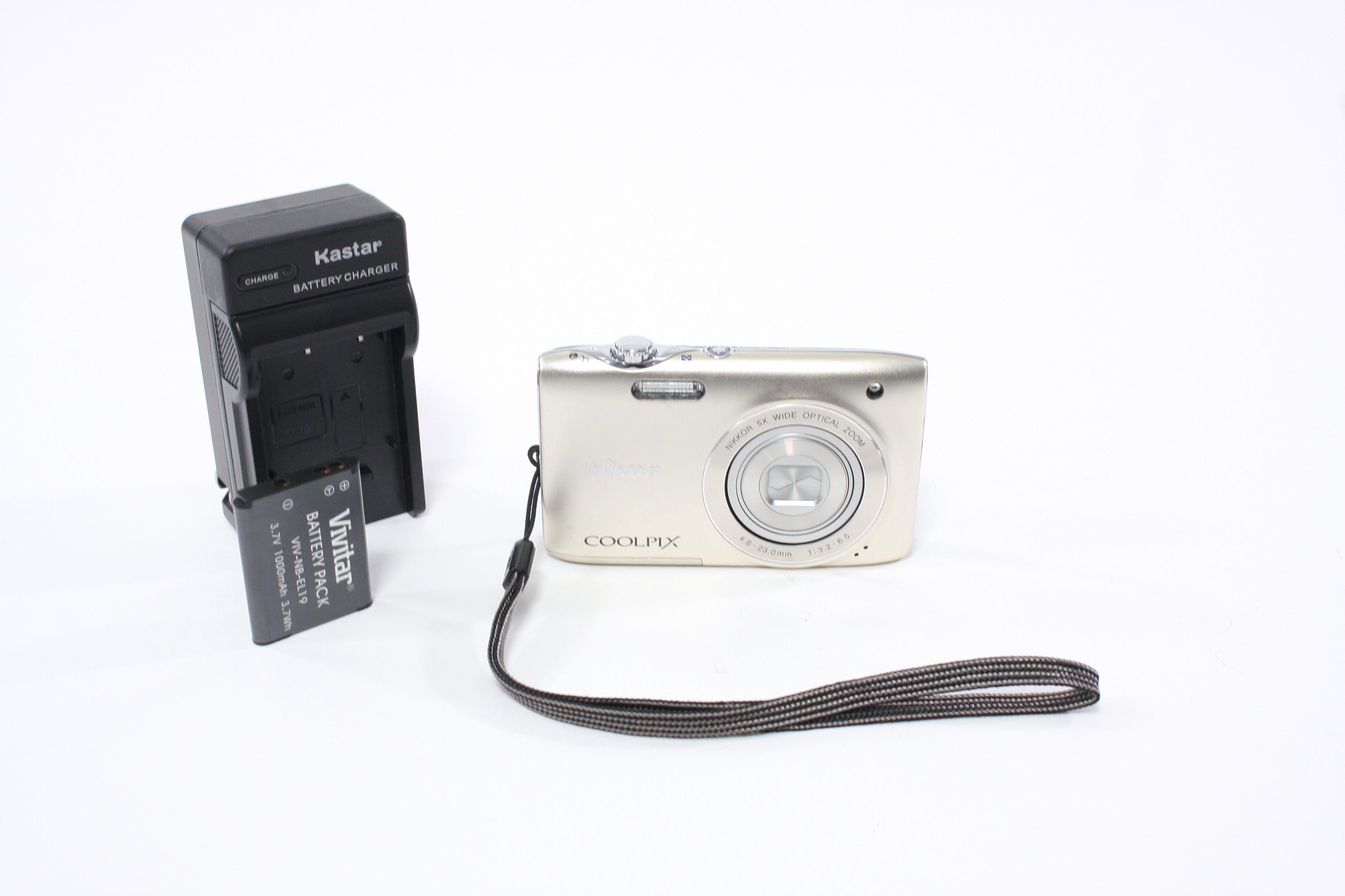 Nikon Coolpix S3100 Digital Camera 5x Zoom 14.0mp (Gold)