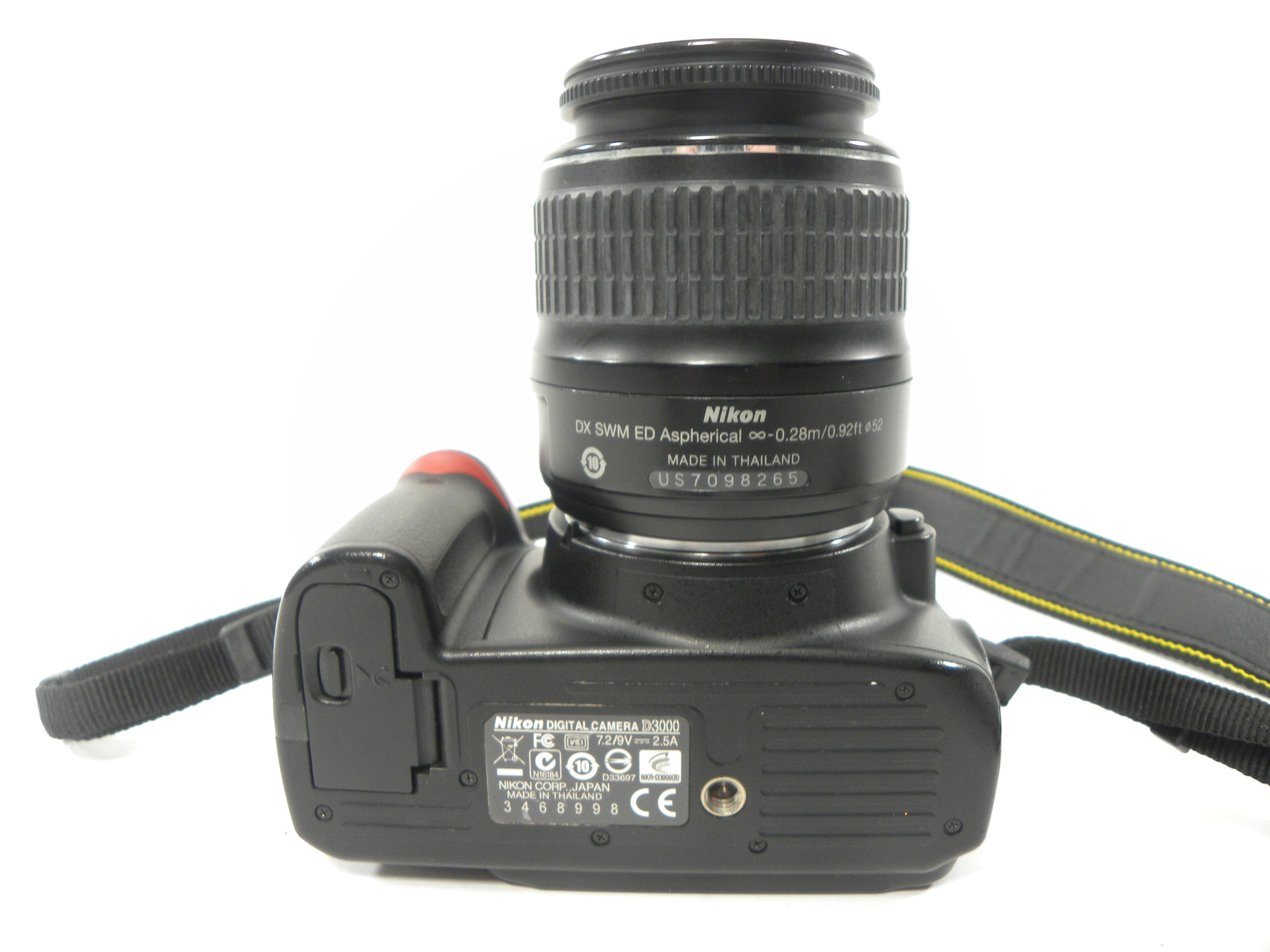 Nikon D3000 10.2mp Digital SLR w/AF-S DX ED 18-55 Shutter Ct. 32,856