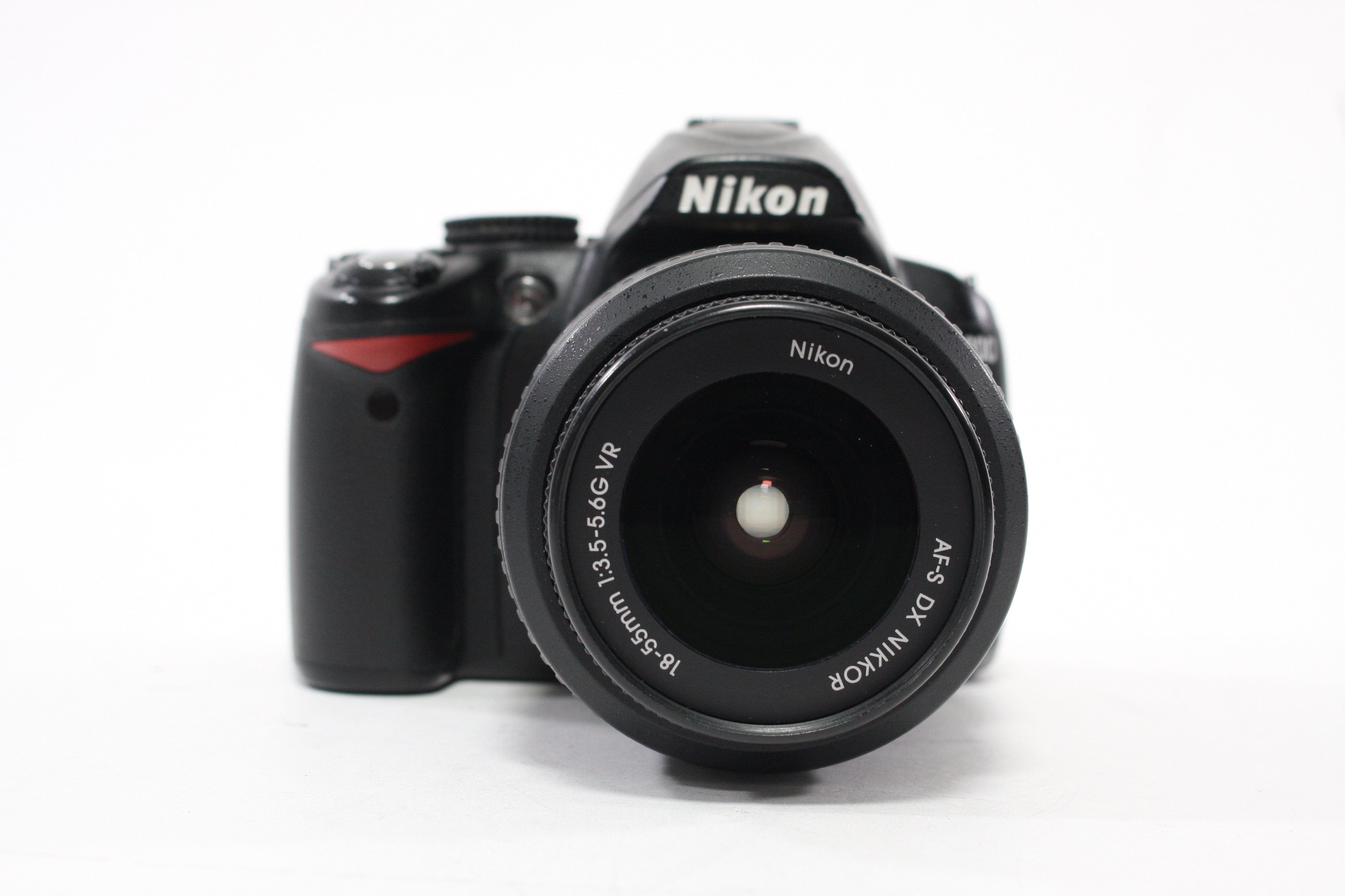 Nikon D3000 DLSR Camera with 18-55mm f/3.5-5.6G Lens with Shutter Count 8,795