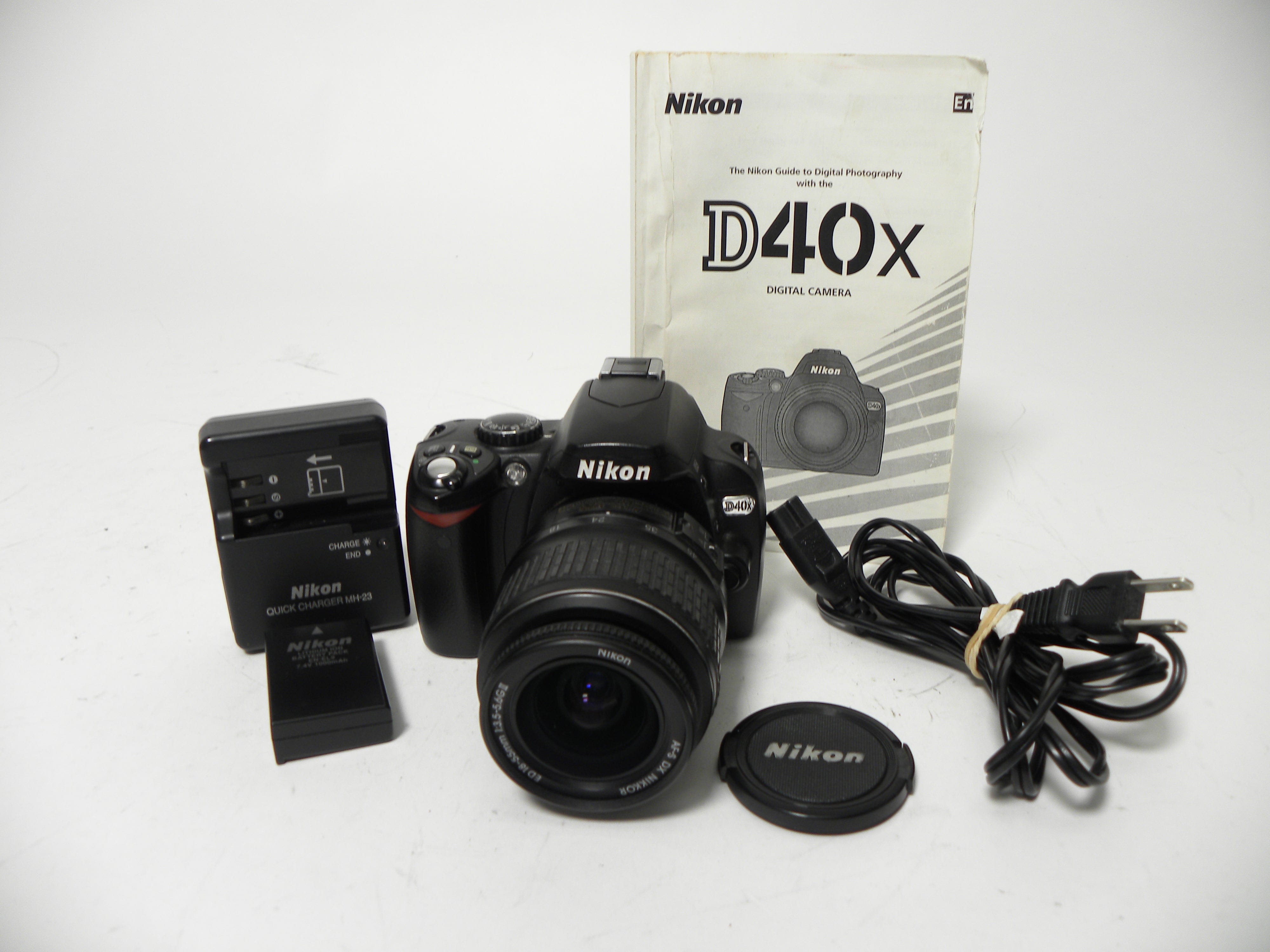 Nikon D40x 10.2mp Digital SLR w/AF-S DX ED 18-55mm DX ED Shutter Ct. 6,670