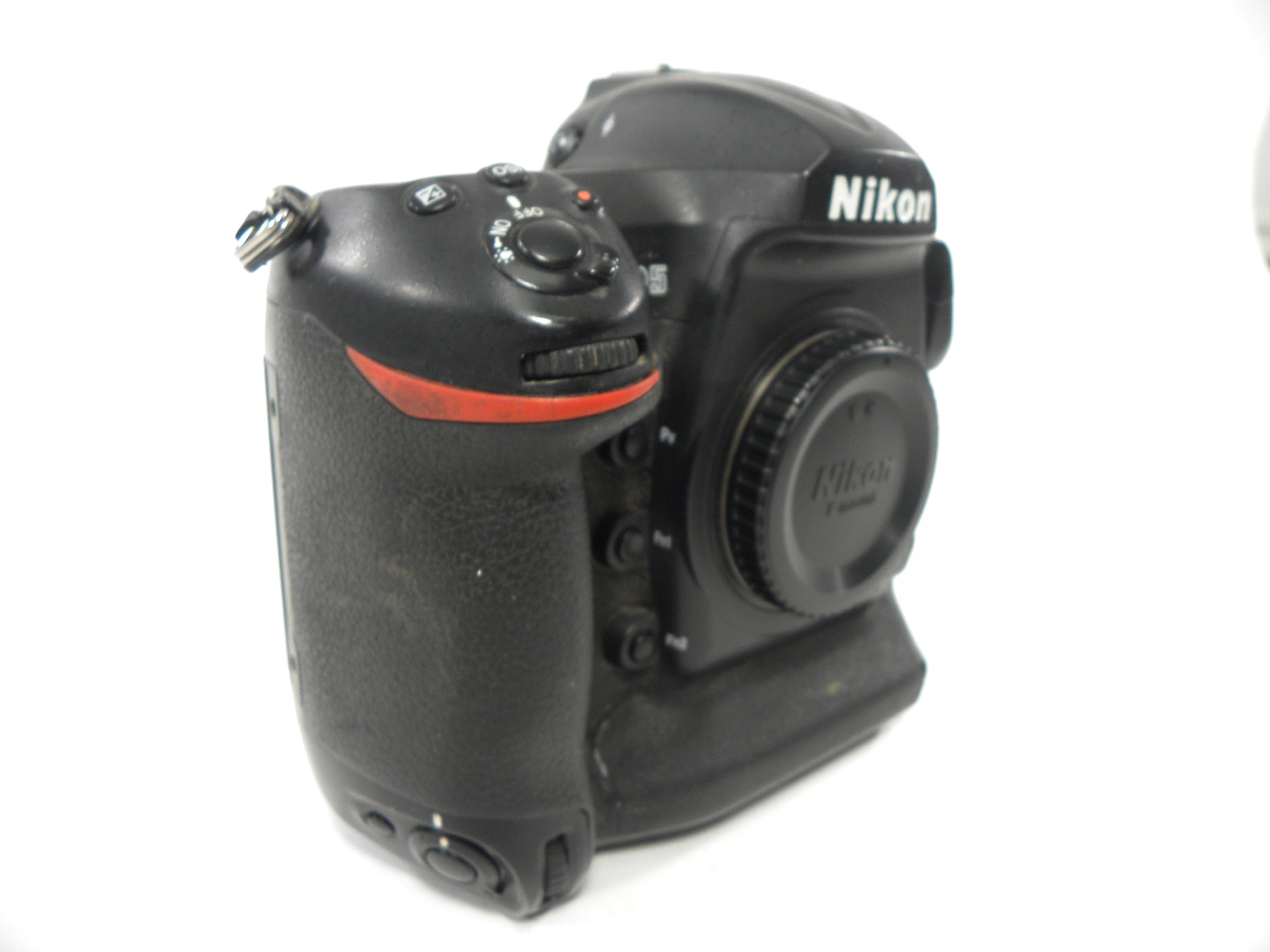 Nikon D5 FX 20.0mp Digital SLR Body Only Shutter Ct. 141,233