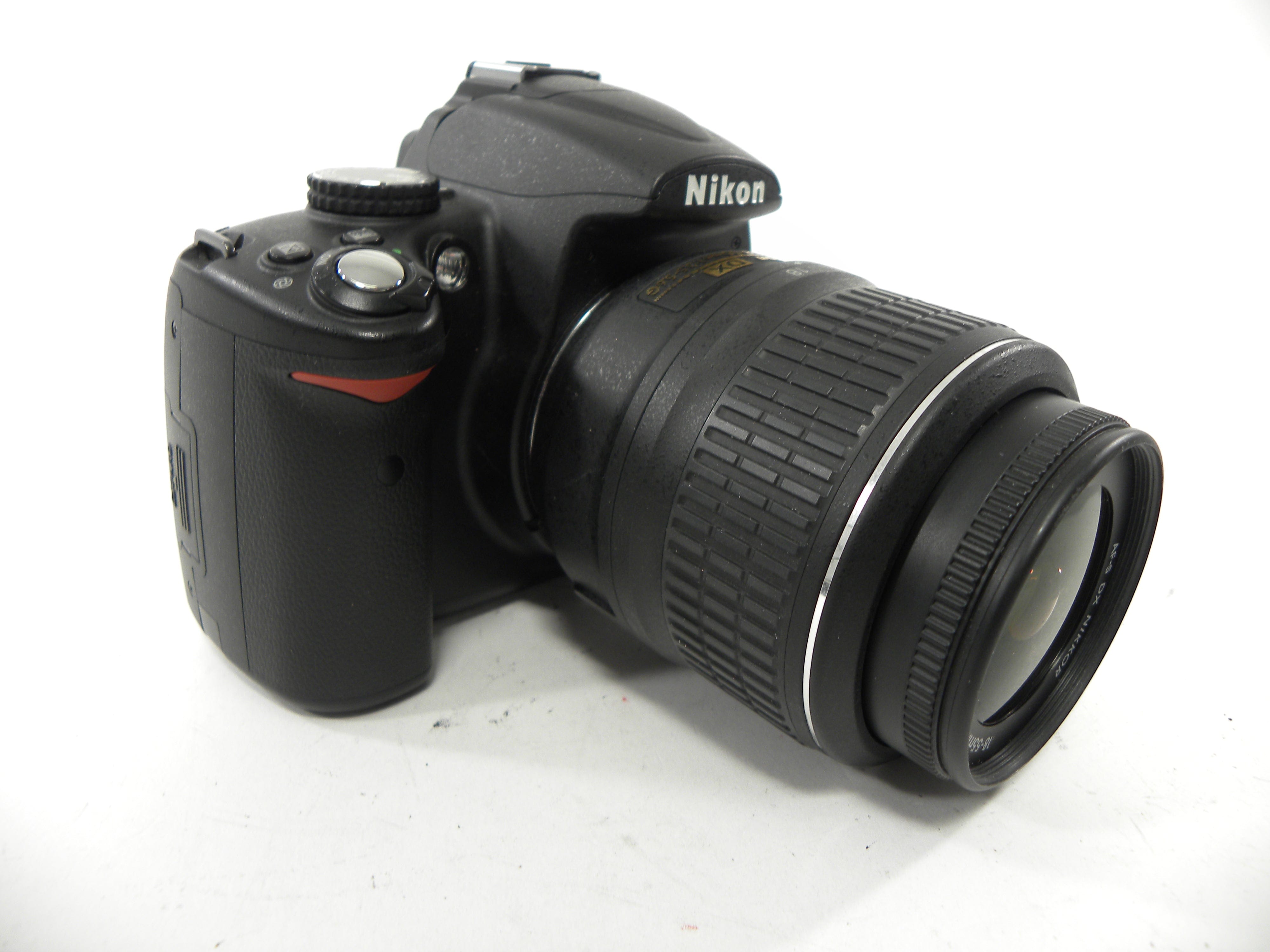 Nikon D5000 12.3mp Digital SLR w/AF-S Nikkor DX VR 18-55 Shutter Ct. 5,530