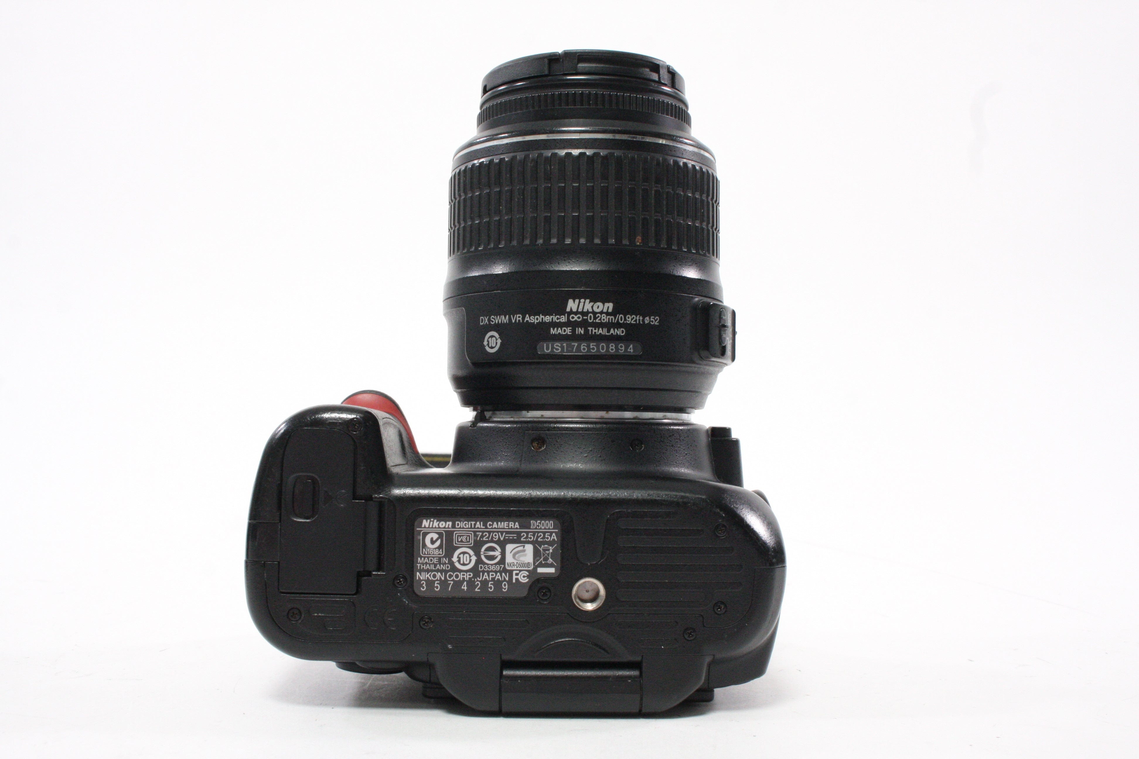 Nikon D5000 DSLR Camera with 18-55 f/3.5-5.6G VR Lens with Shutter Count 10,015
