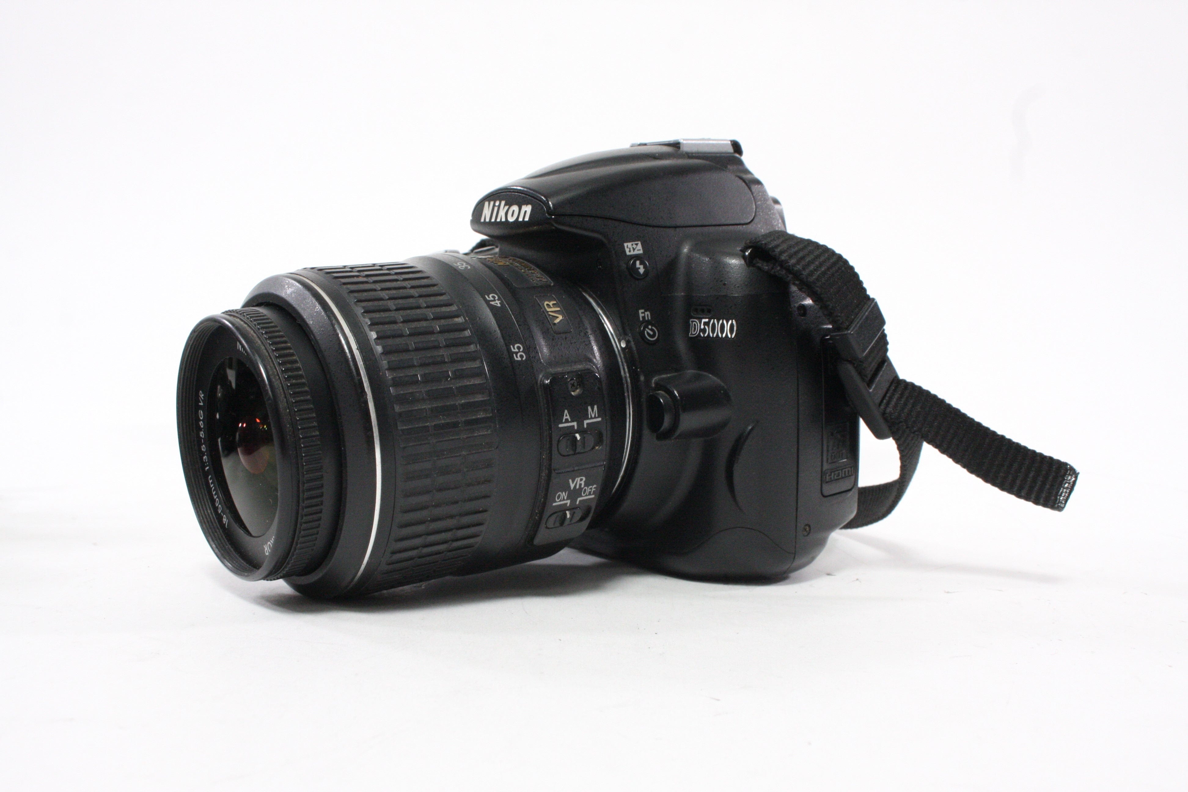 Nikon D5000 DSLR Camera with 18-55 f/3.5-5.6G VR Lens with Shutter Count 10,015