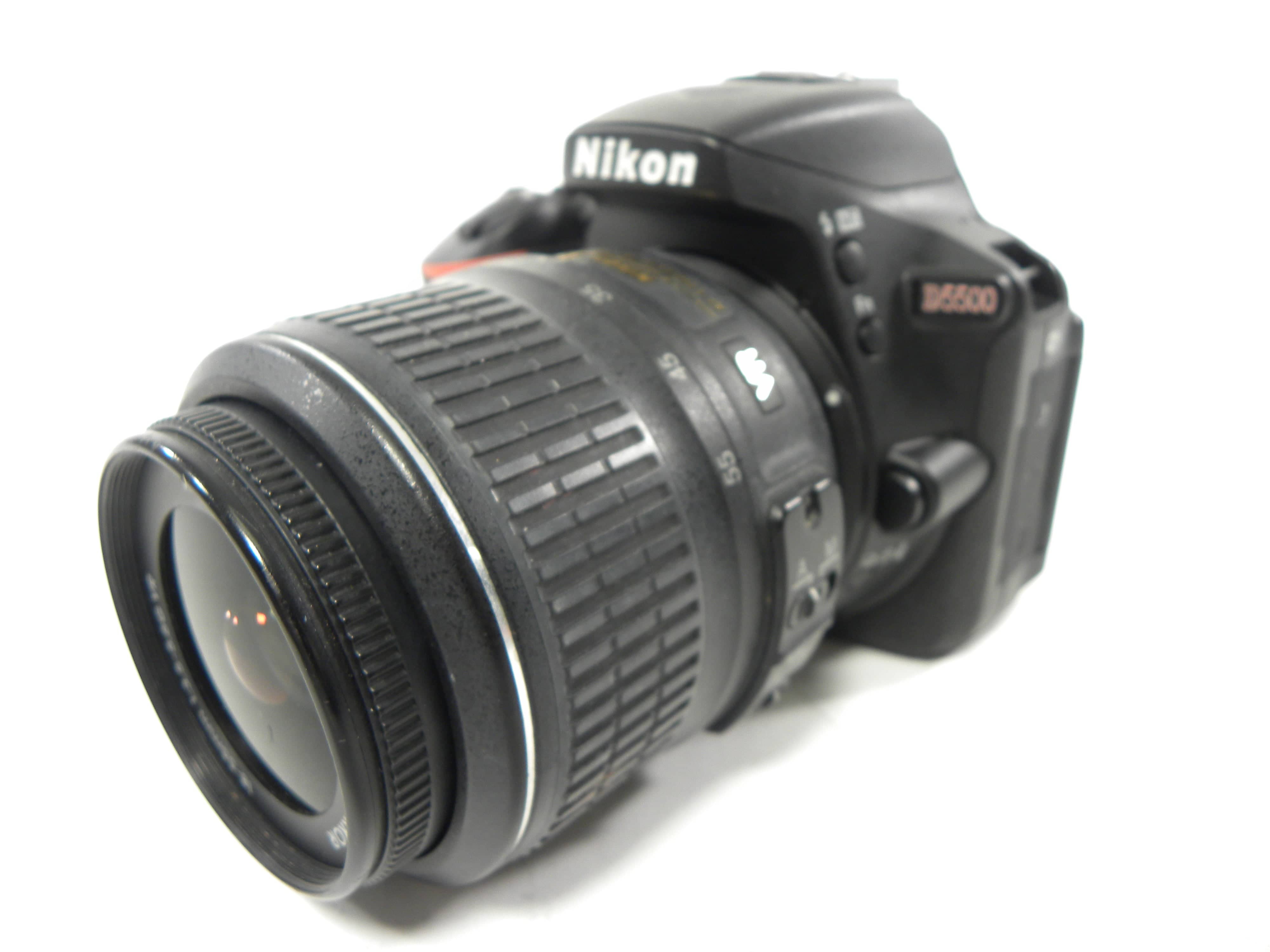 Nikon D5500 24.2mp Digital SLR w/AF-S DX VR 18-55mm Shutter Ct. 809