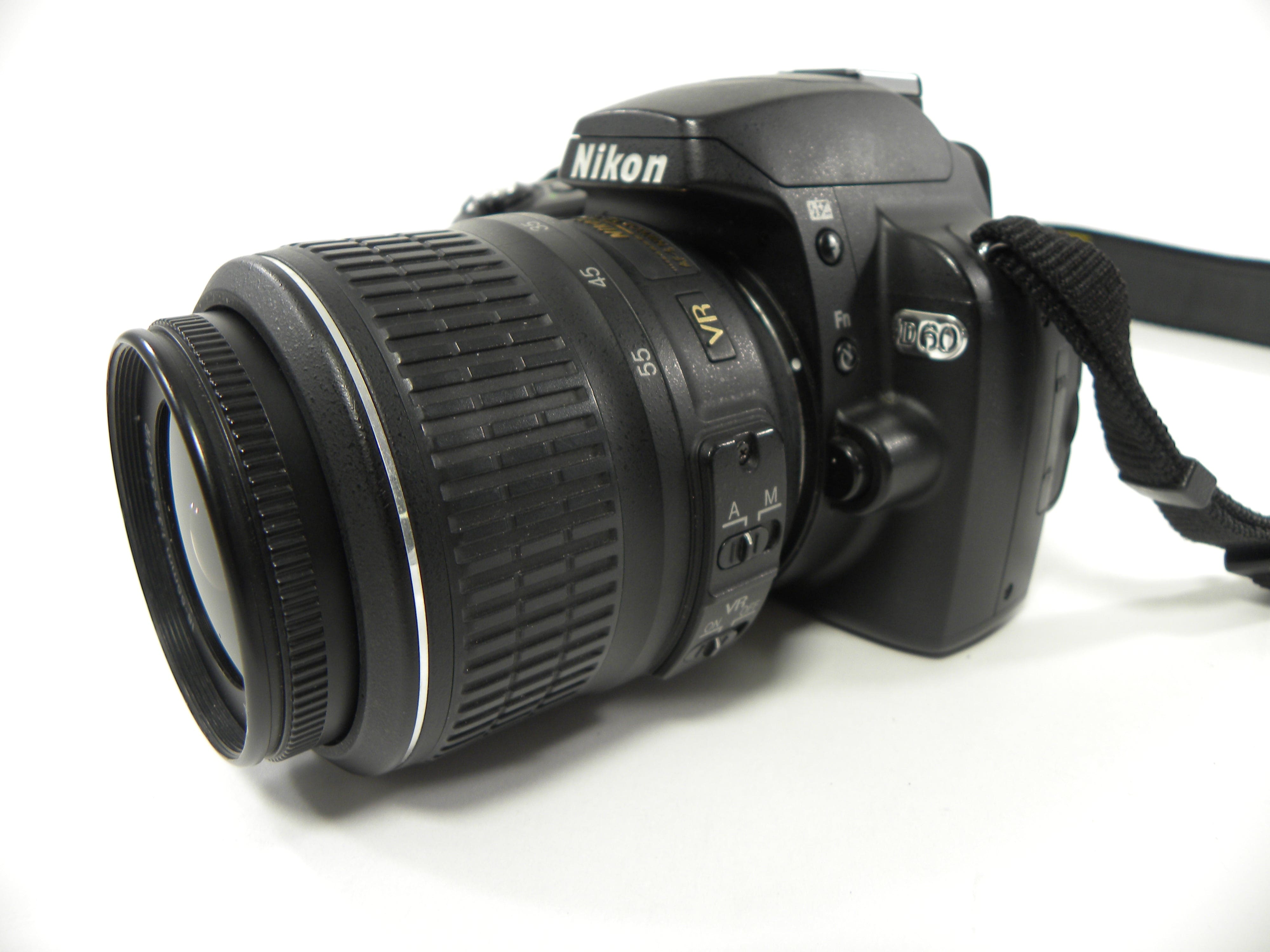 Nikon D60 10.2mp Digital SLR w/AF-S DX VR 18-55 Shutter Ct. 13,567