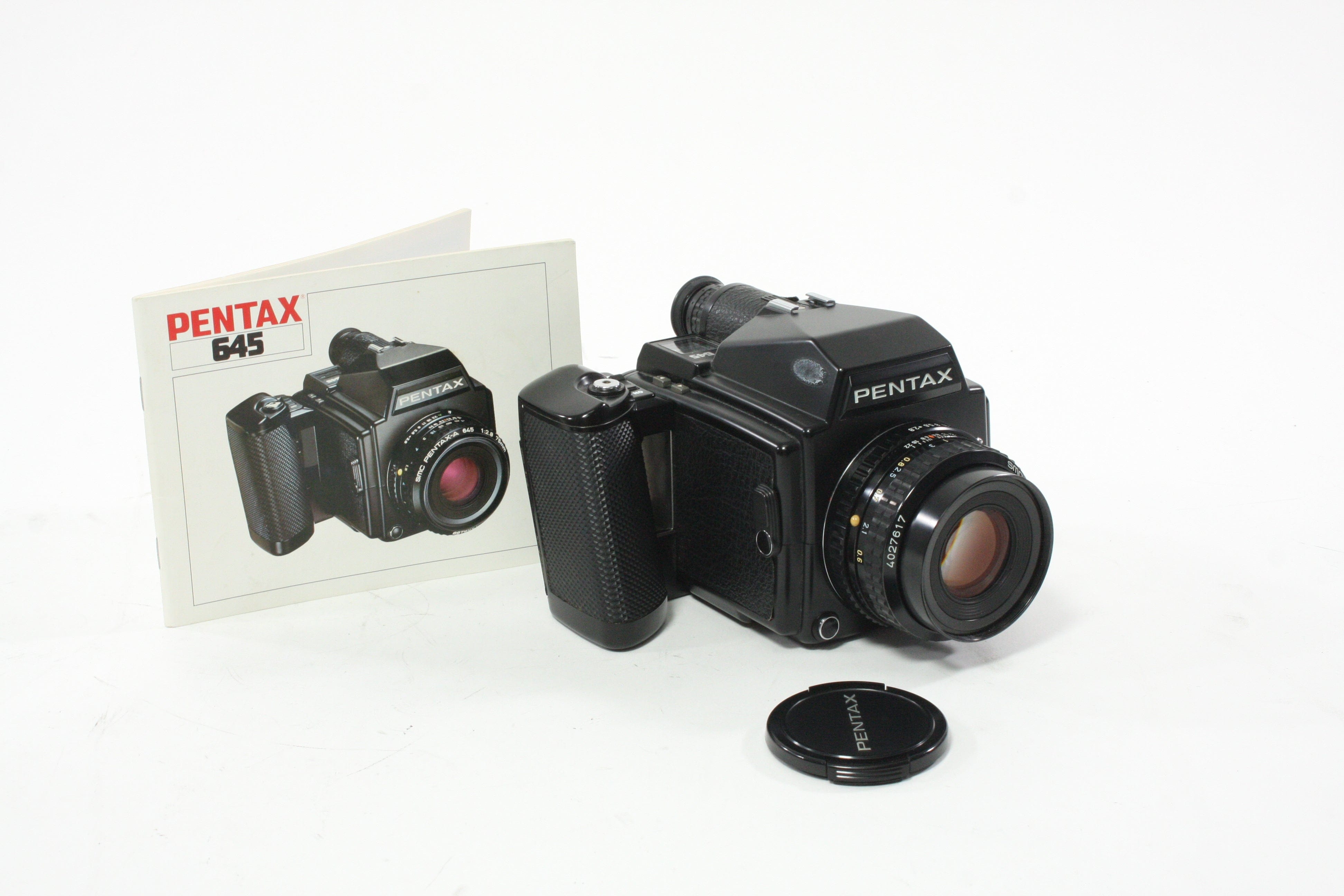 Pentax 645 Camera Outfit with 75MM F2.8 Lens and 220 Film Back