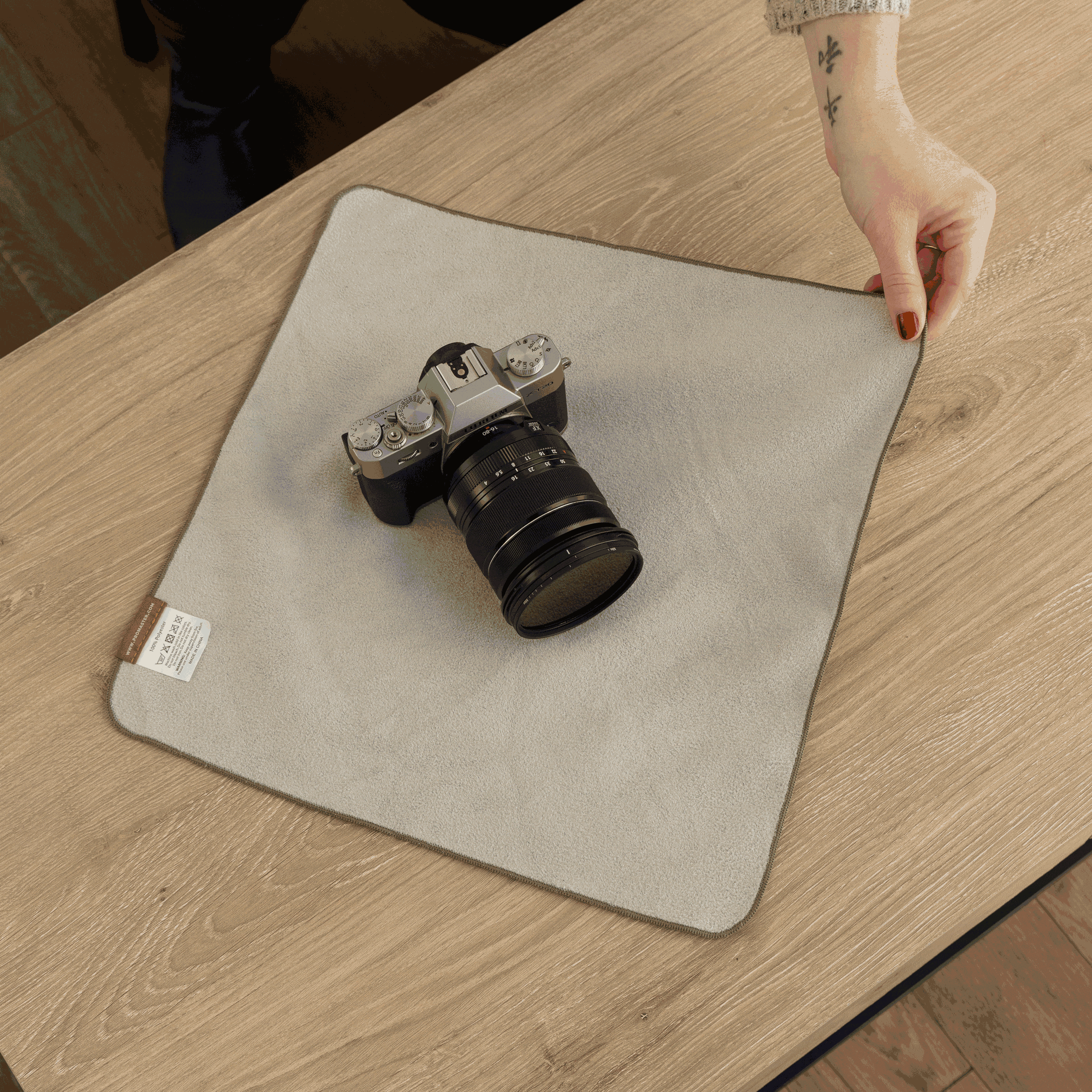 Promaster Self-adhesive Cloth Protective Wrap M - Retrographic