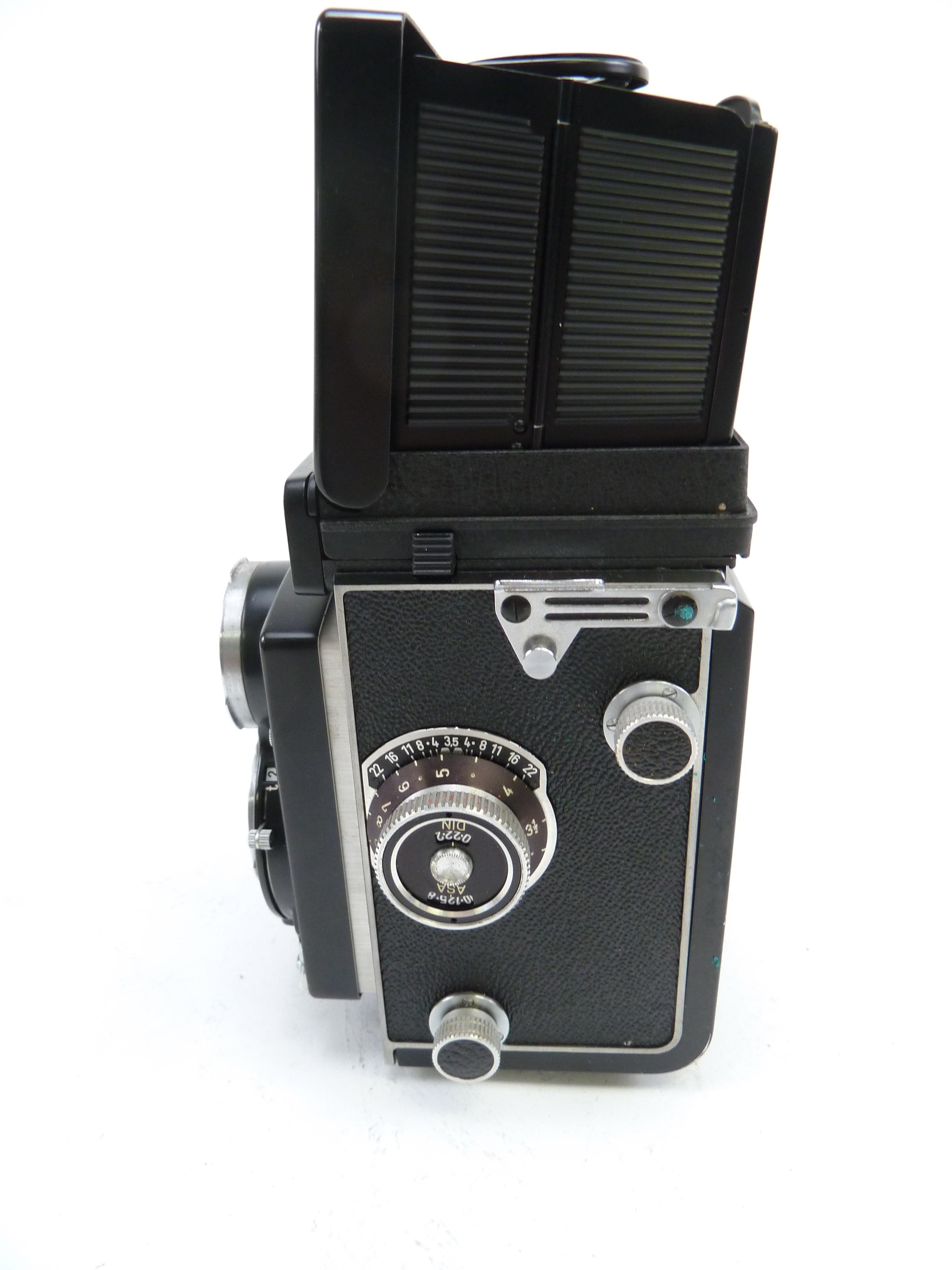 Rollei Rolleicord VB Serial # 2126471 with case