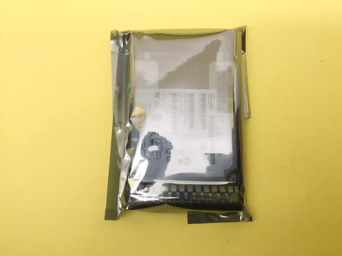 HPE P49028-B21 P49732-001 960GB SAS 12G 2.5 IN RI SFF GEN9 GEN10 Server SSD