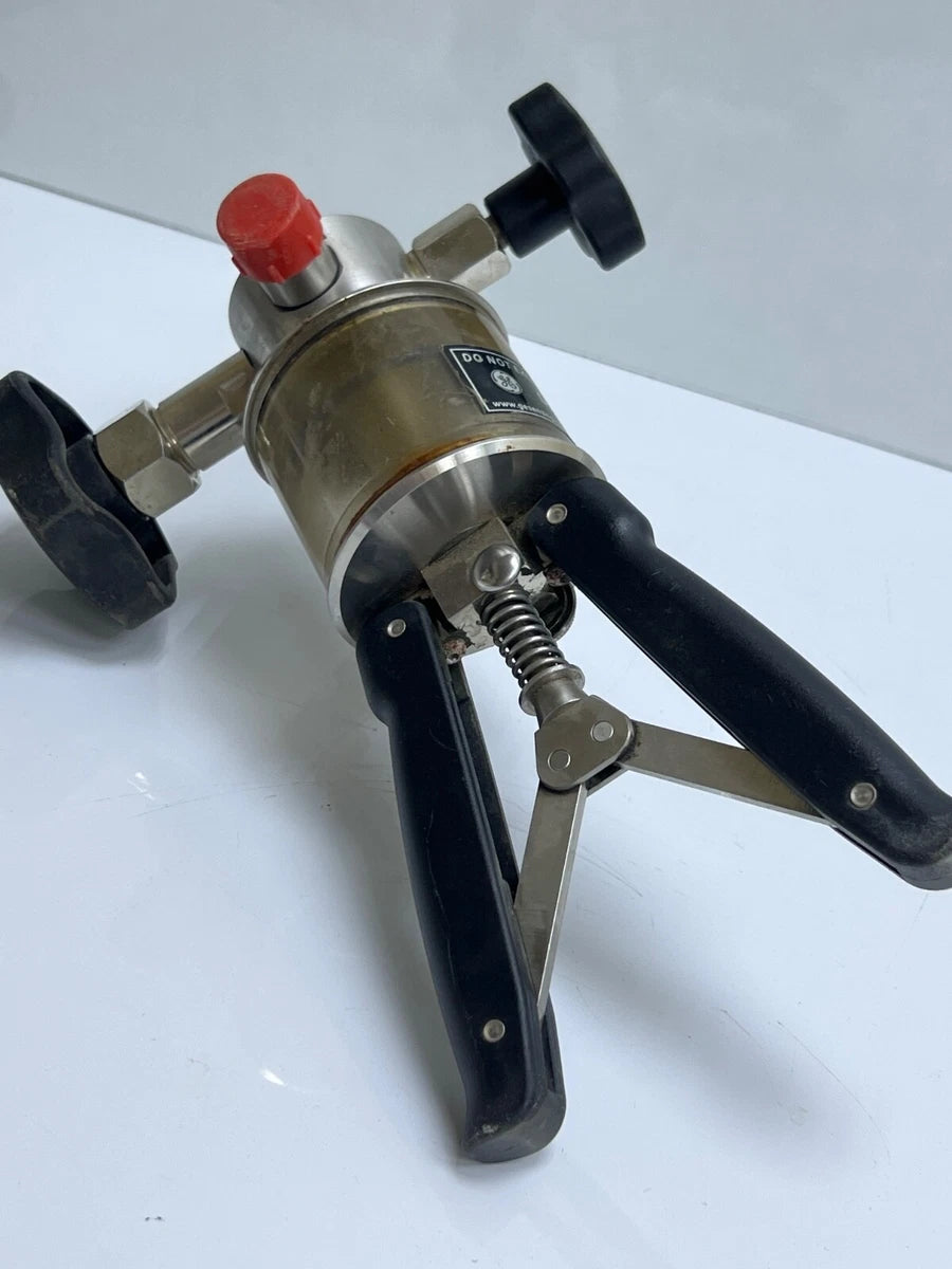 GE DRUCK PV212 HYDRAUILC PRESSURE PUMP 15000 PSI /1000 BAR WITHOUT BOX