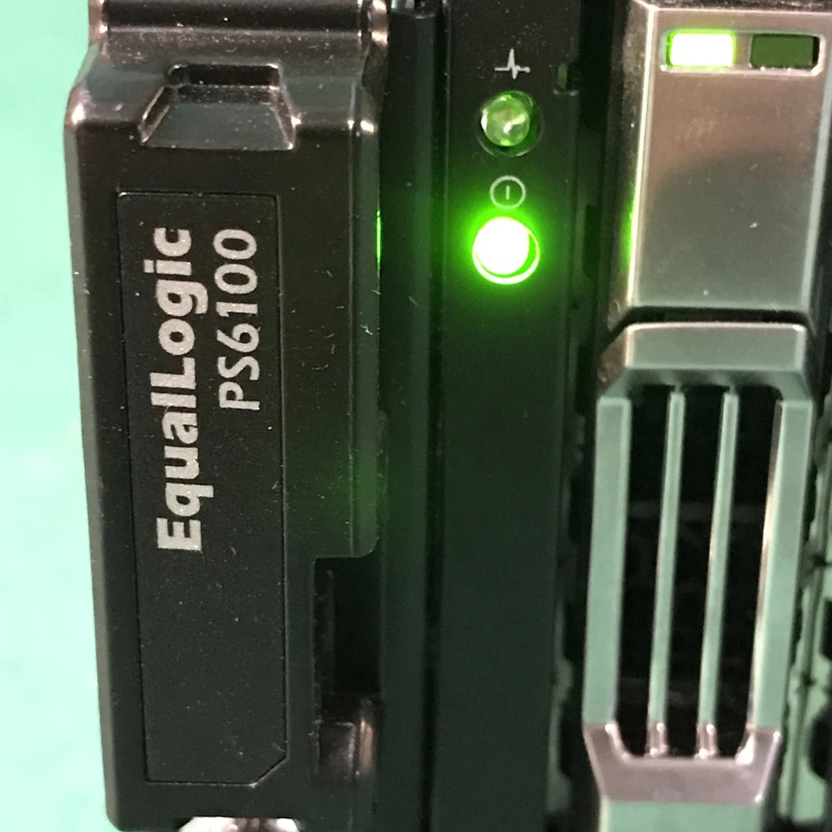 Dell EqualLogic PS6100 24x 1.2TB 10K HDD 2x H700E E09M E09M001