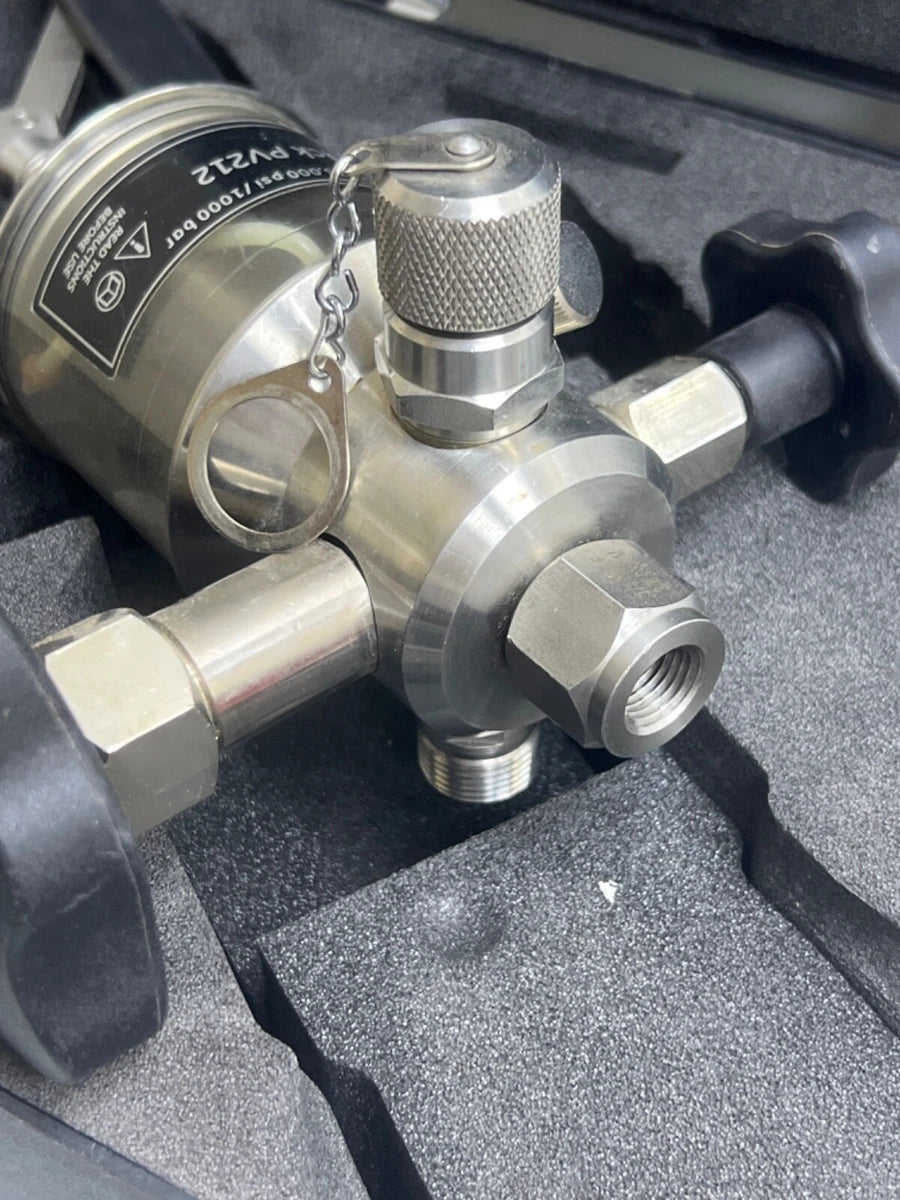 GE DRUCK PV212 HYDRAUILC PRESSURE PUMP 15000 PSI /1000 BAR