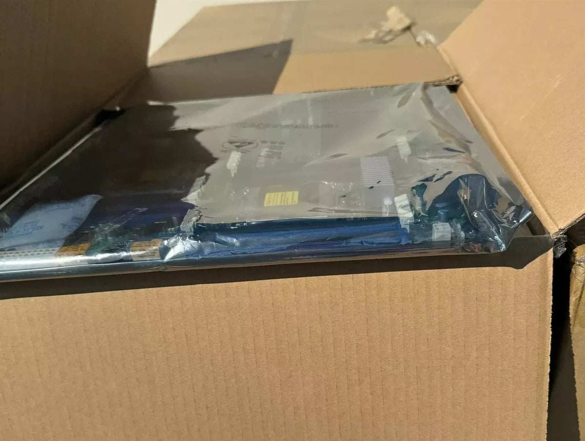 NEW Supermicro X9DRX+-F Dual LGA 2011 DDR3 Proprietary All-Flash Storage Array