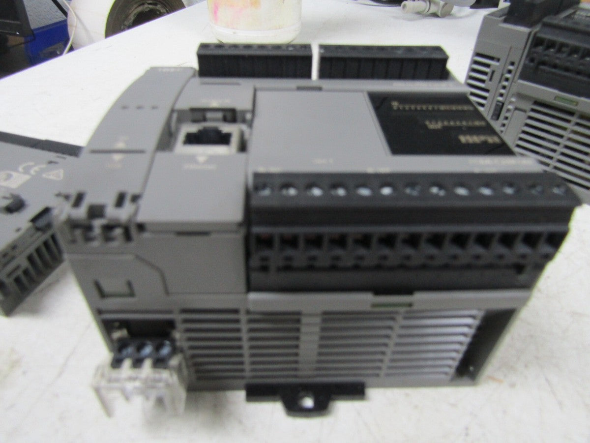 IDEC MICROSMART FC6A-C24R1AE & IDEC FC6A-J8CU1