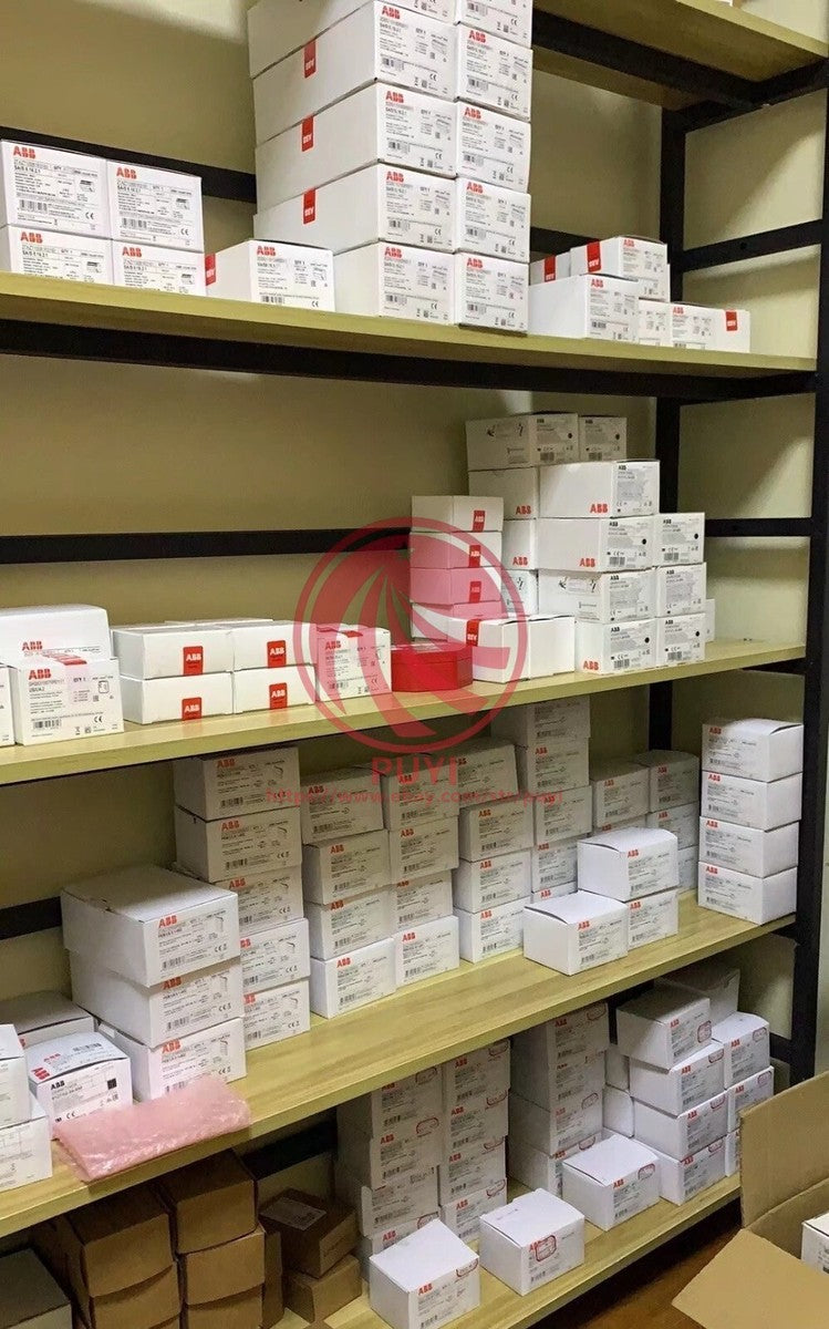 IDEC FC4A-T08S1 24VDC 20mA ,5VDC 10mA .NEW IN BOX