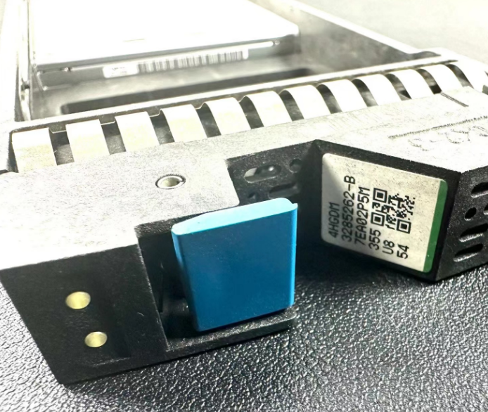 Hitachi HUS 110 HUS 130 HUS 150 3285262-B Hitachi HUS 400GB SSD SFF