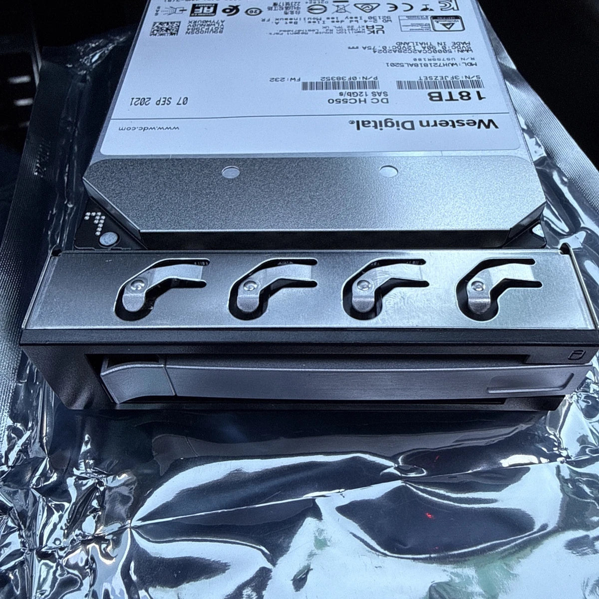 WD Ultrastar DC HC550 18TB WUH721818AL5201 7.2K SATA 3.5" HDD with bracket
