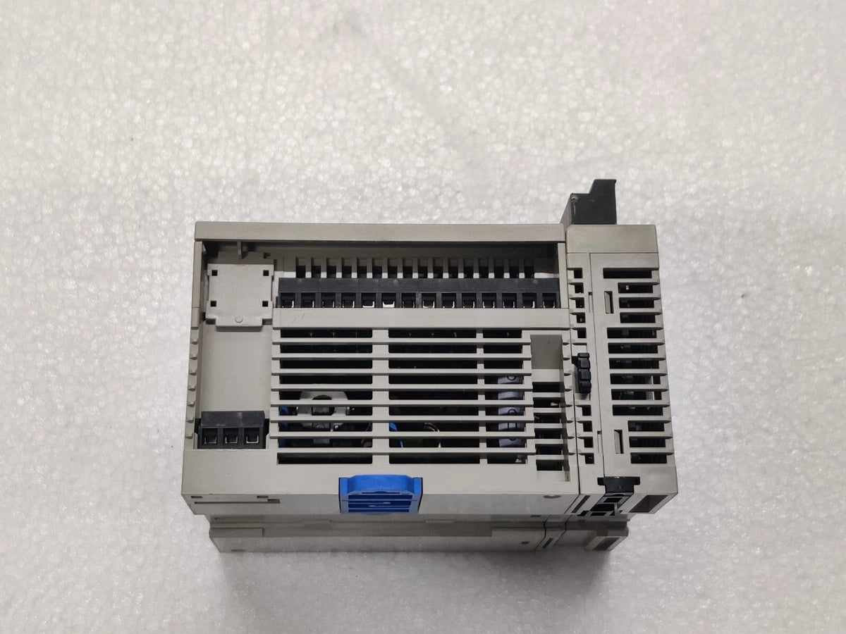 IDEC MicroSmart FC4A-C24R2C PLC Module With Idec FC4A-J8C1