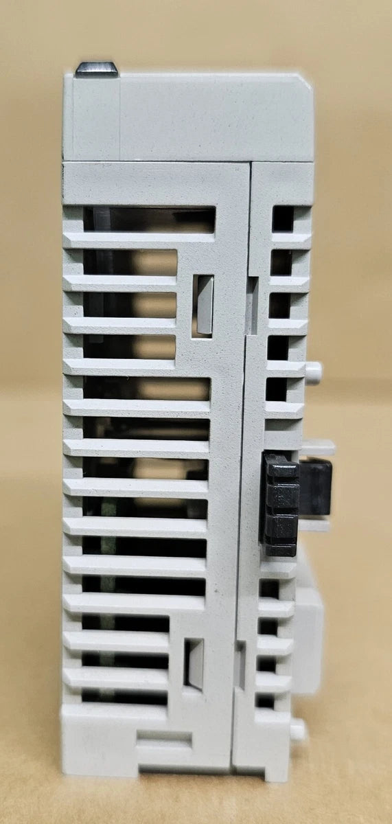 IDEC FC4A-N08B1 24VDC MODULE