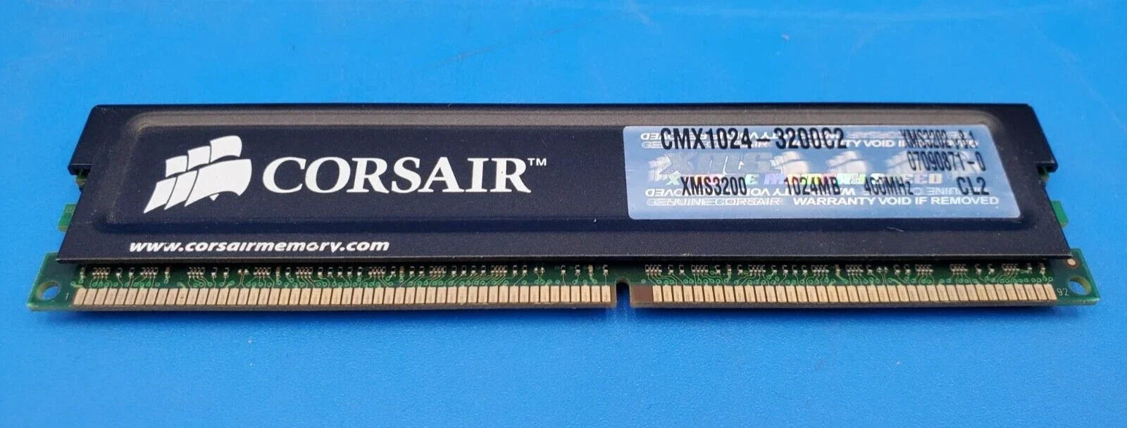 Corsair 1GB DDR400 XMS3200 CL2 184Pins w/Black Heat Spreader - CMX1024-3200C2