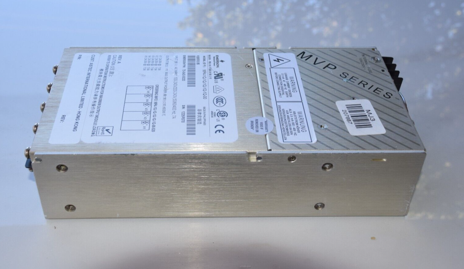 Emerson Networks Astec MVP SeriesMP4-1Q-1Q-1Q-1Q-1Q-00 / 24V @ 7.5A Power Supply