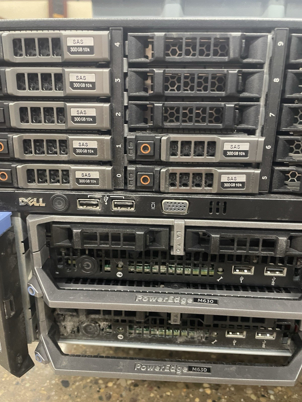 Dell PowerEdge VRTX 25x2.5" Bay Chassis 2x (M630 Blade 1xGold 6128 CPU 64GB RAM