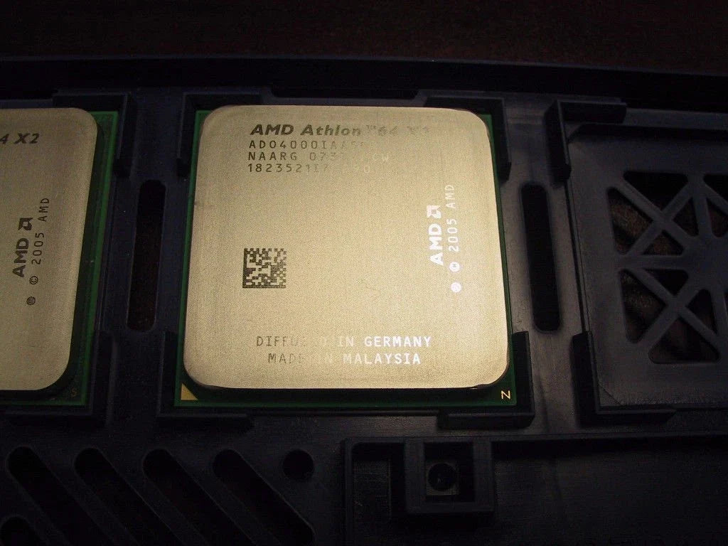 AMD Athlon 64 X2 4000+ Socket AM2 Brisbane 2x512K L2 Desktop Processor