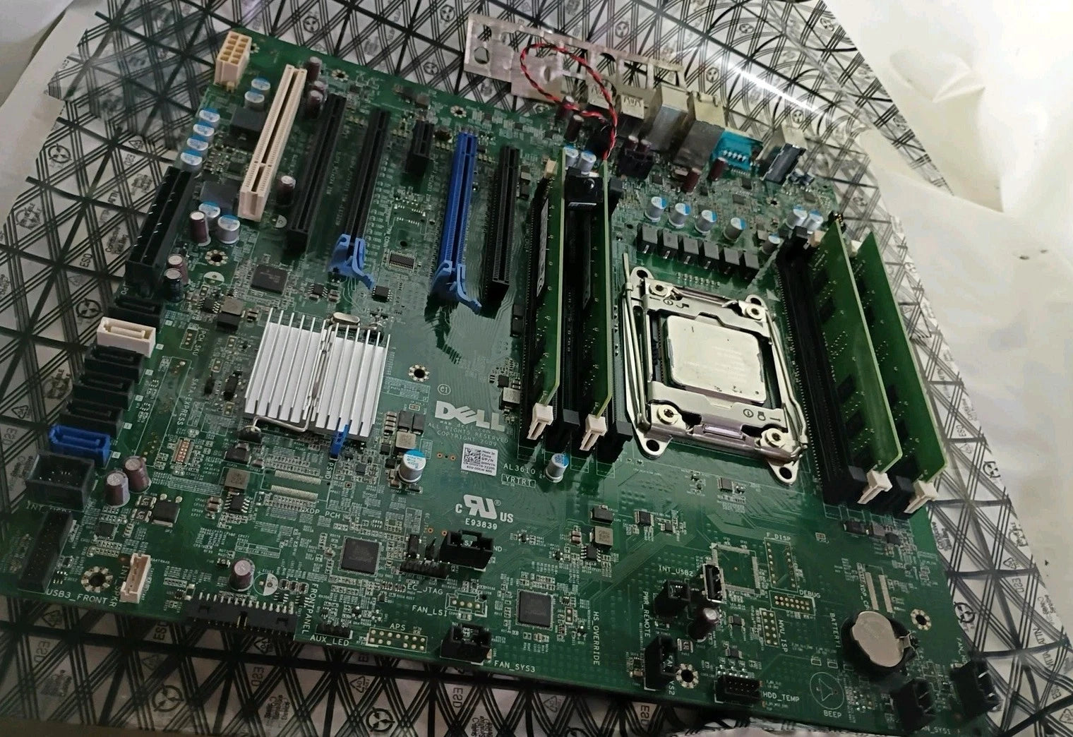 Dell Precision T5810 YRTRT 0HHV7N Motherboard Xeon E5-1650 v3 + 16GB DDR4 RAM