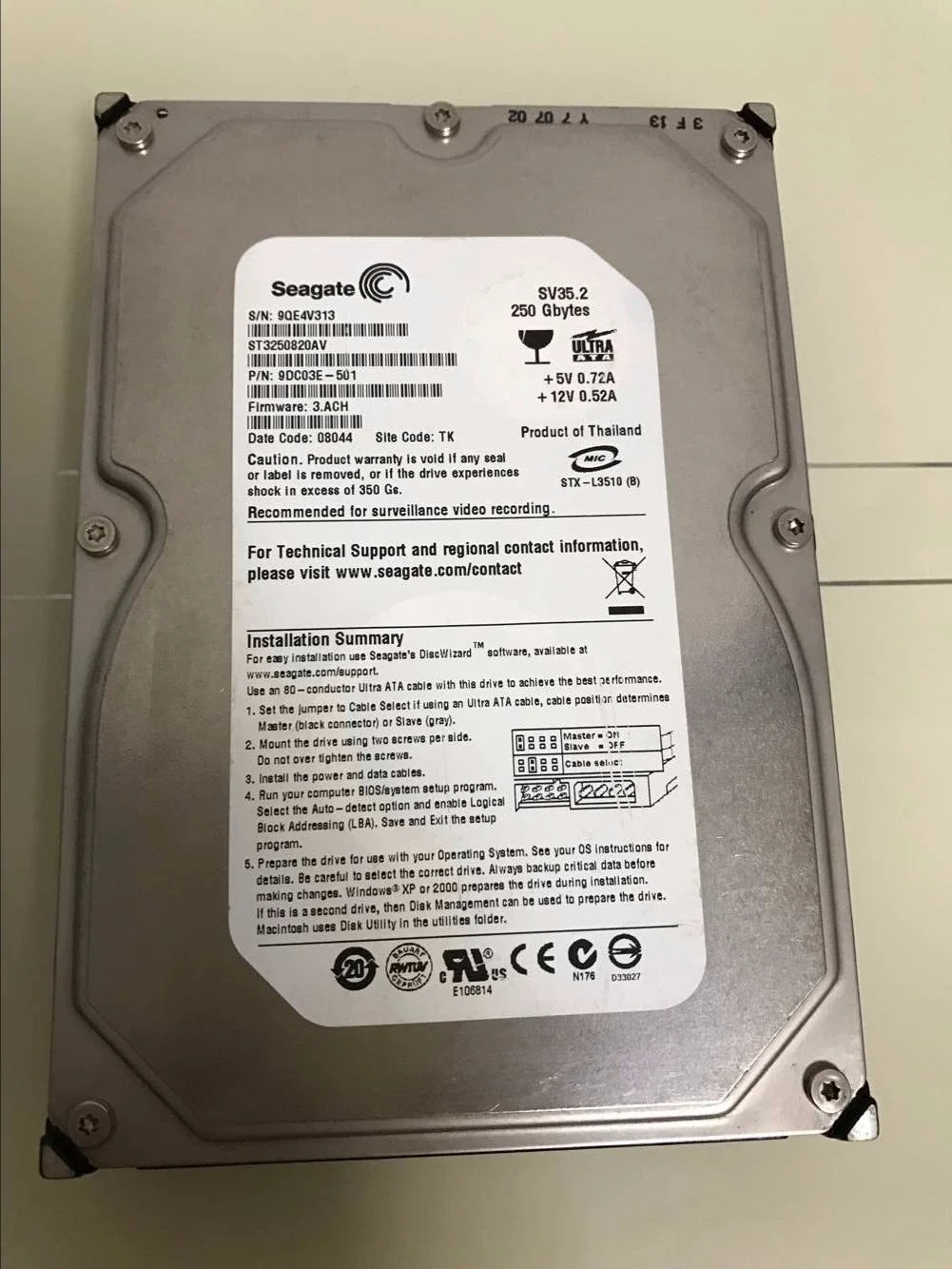 Seagate 250GB SV35.2 7200 RPM 8MB Cache IDE Ultra ATA100 / ATA-6 3.5" Hard Drive - ST3250820AV (Like New)