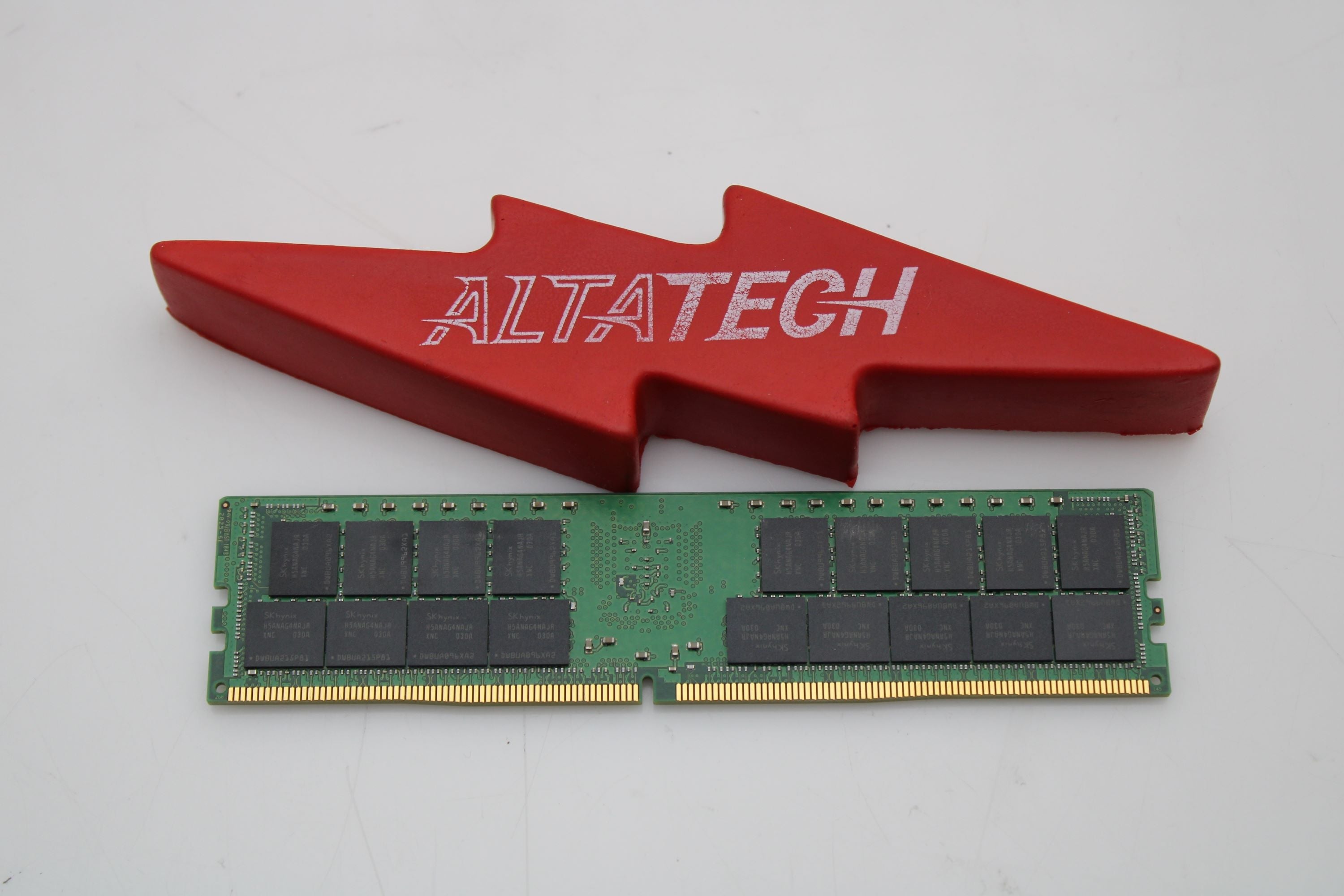 Samsung M393A8G40AB2-CWEBY_NEW 64GB PC4-25600R DDR4-3200 2RX4 ECC