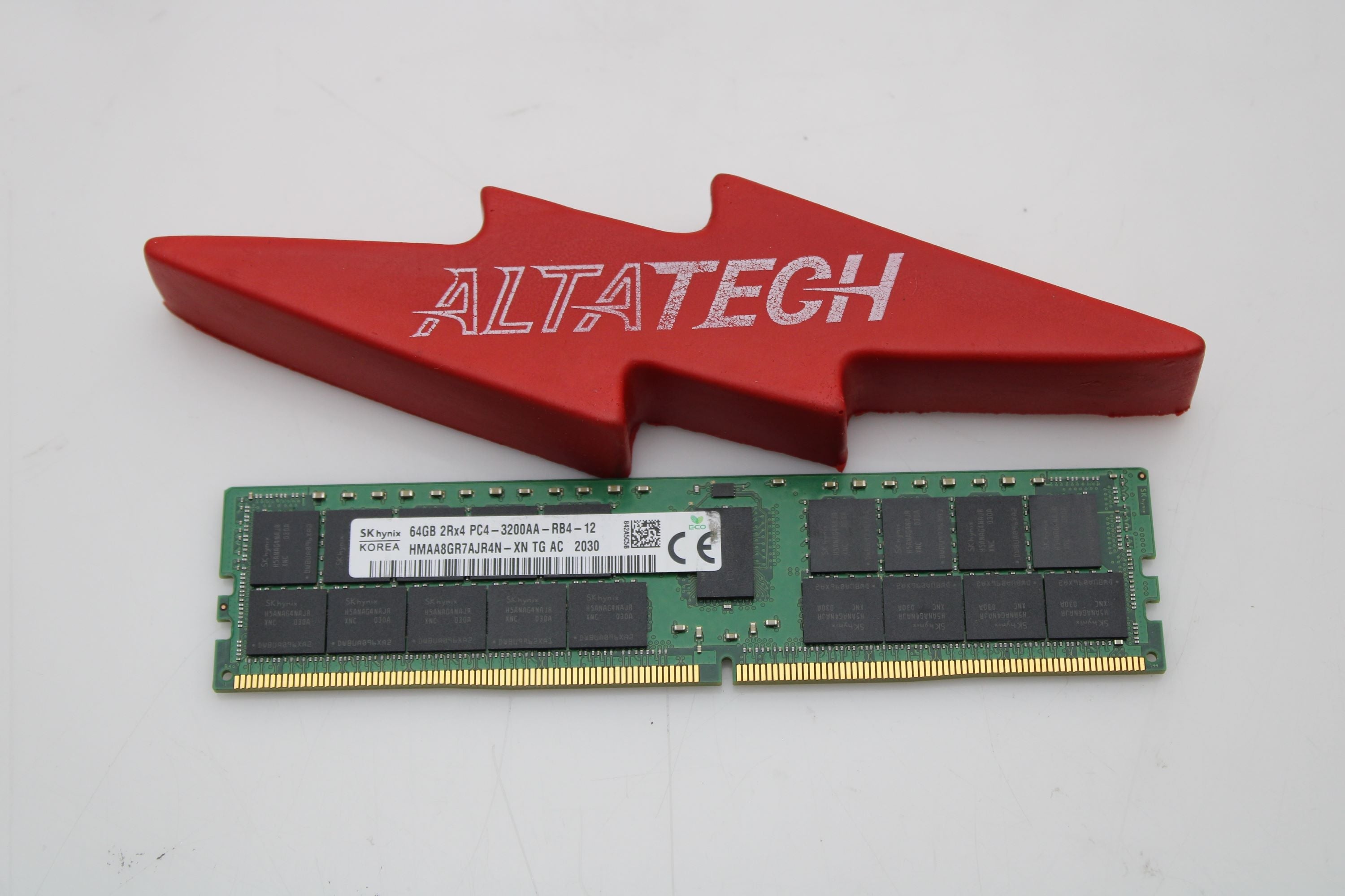 Samsung M393A8G40AB2-CWEBY_NEW 64GB PC4-25600R DDR4-3200 2RX4 ECC