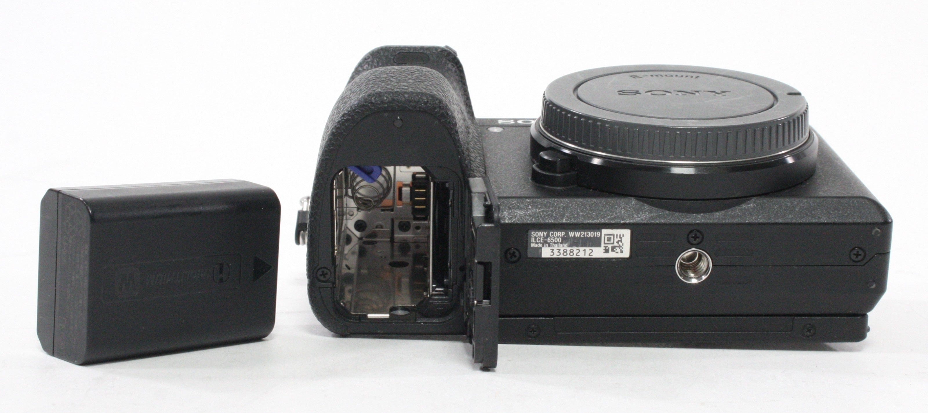 Sony a6500 Digital Camera Shutter Count ONLY 1,401 (incl dummy battery)