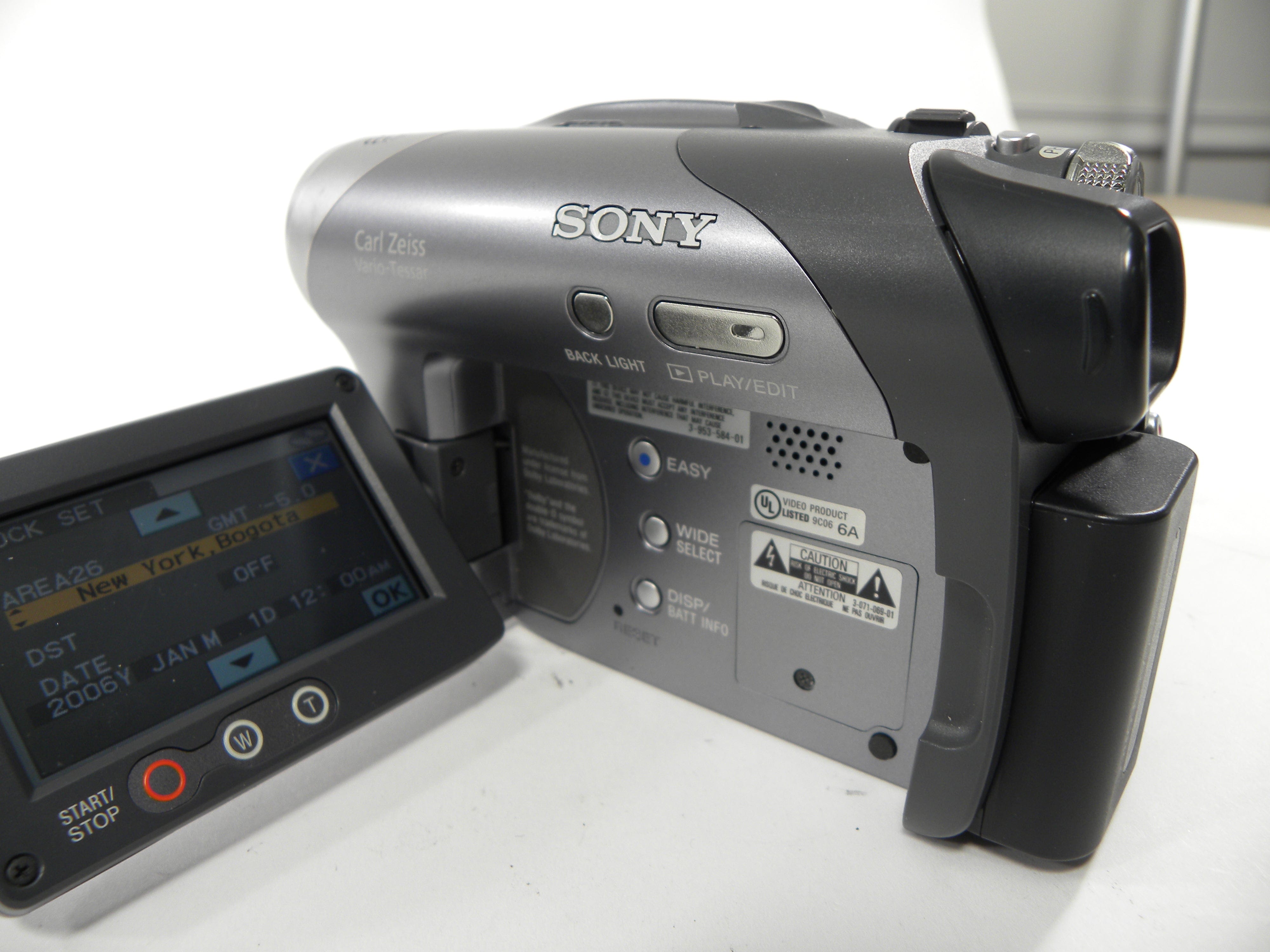 Sony DCR-DVD205 RW Handycam Camcorder