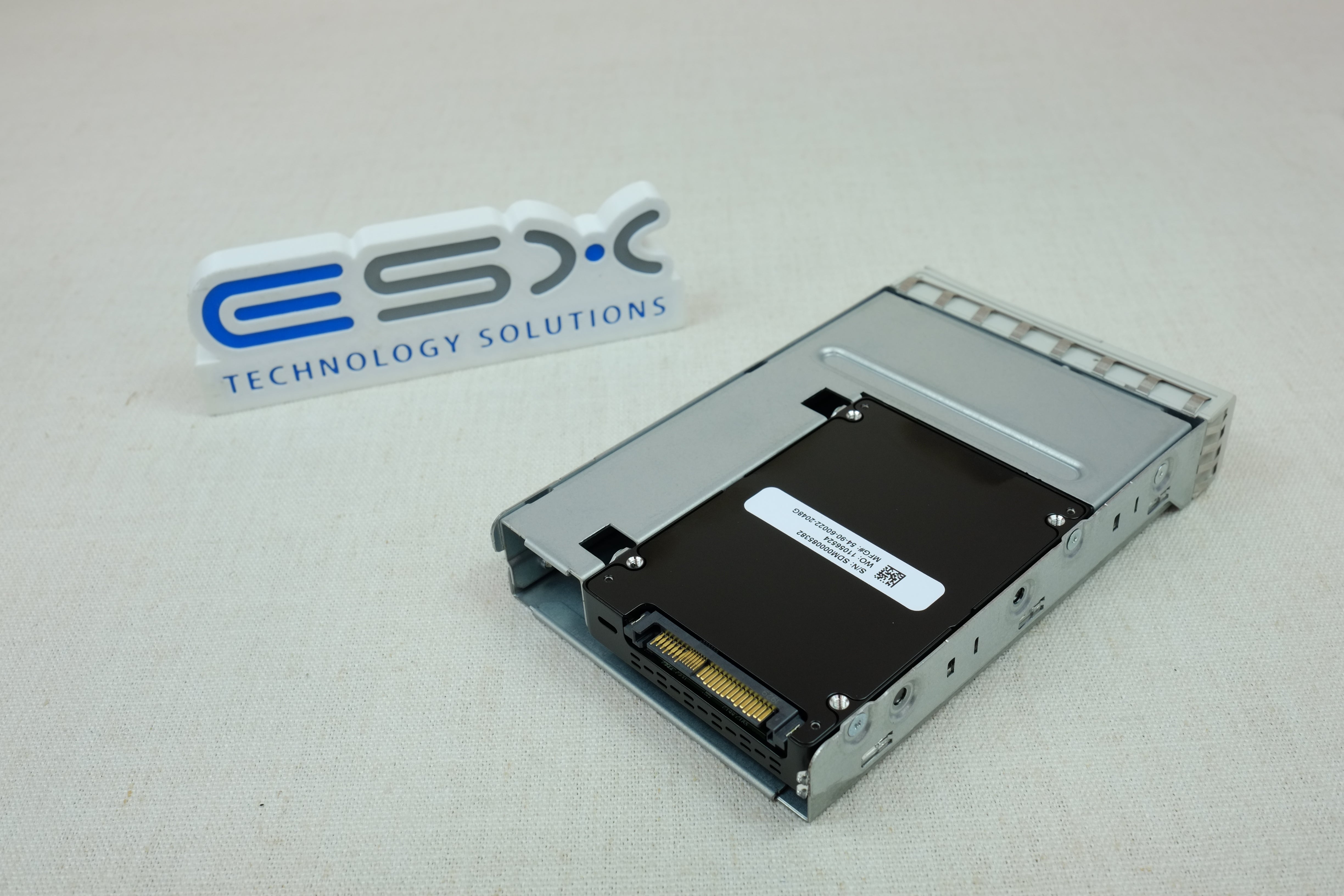 Cisco UCSC-NVMEHY-H1600 1.6TB 3.5” LFF U.2 NVMe SSD 16-101080-01