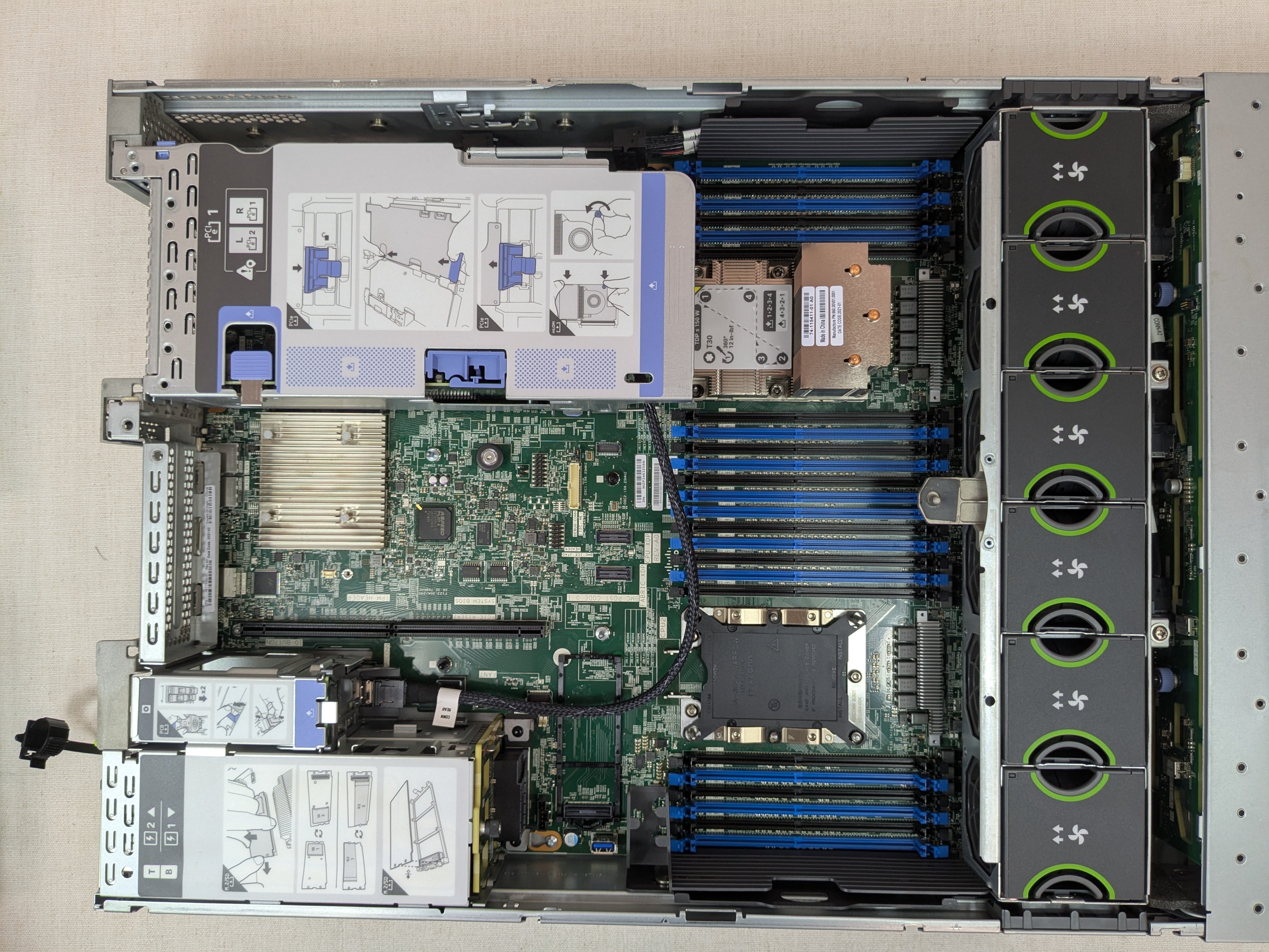 Cisco UCSC-C240-M5L 2U 12 LFF Barebones CTO Server – 1x Heatsink, 1x 770W PSU