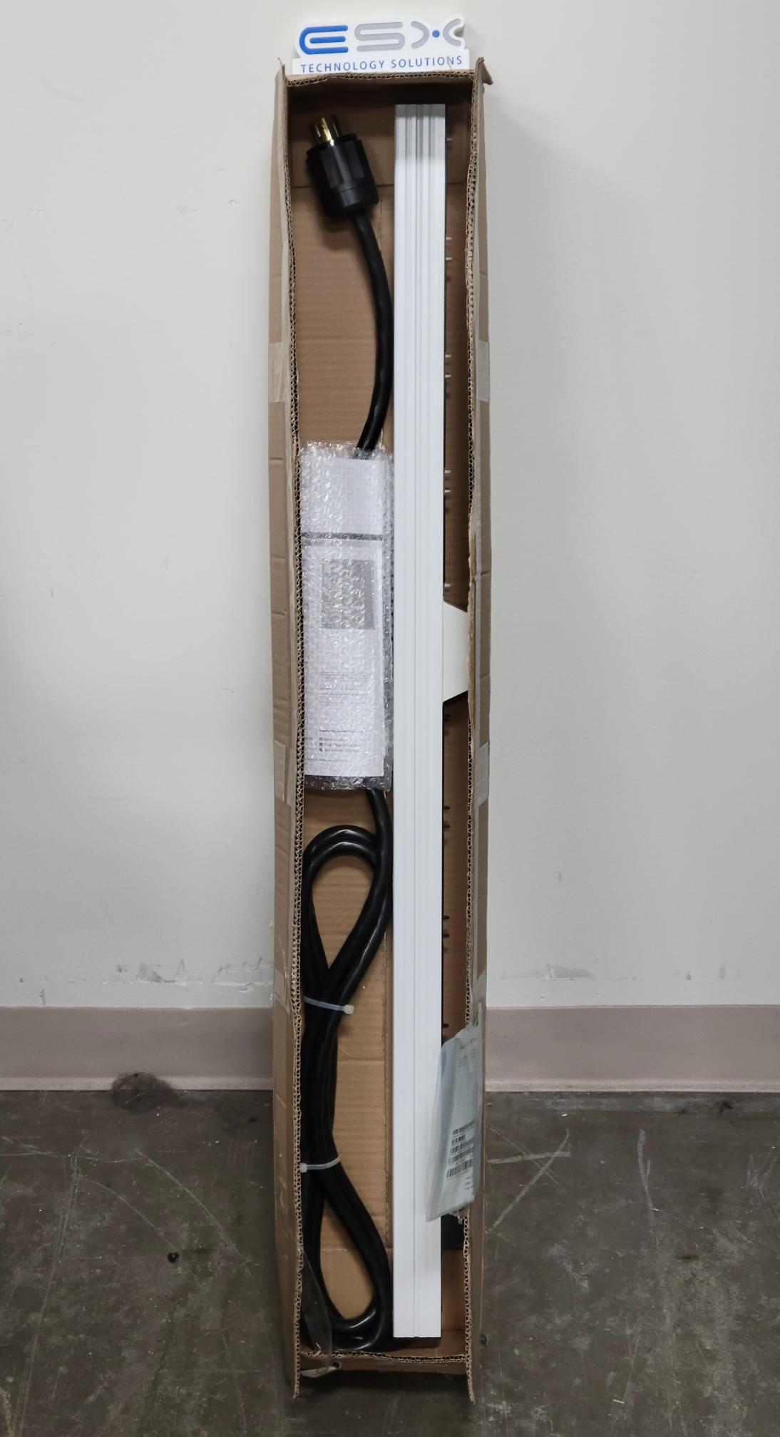 Fujitsu 24 Outlet DI-Strip Basic Power Distribution Unit S26361-F2262-L411