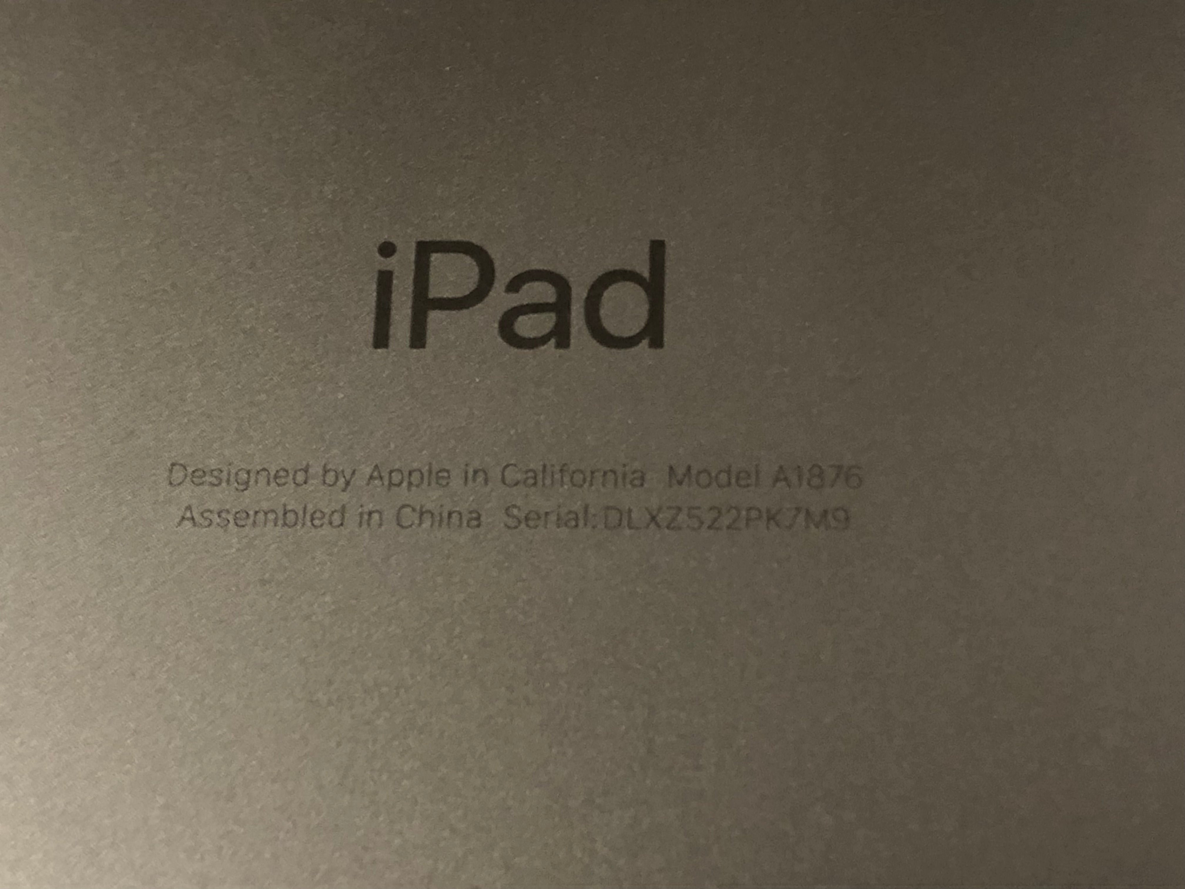 Apple iPad Pro 3rd Gen, Wi-Fi only, 12.9”, 4gb Ram, 64gb SSD - yellow screen