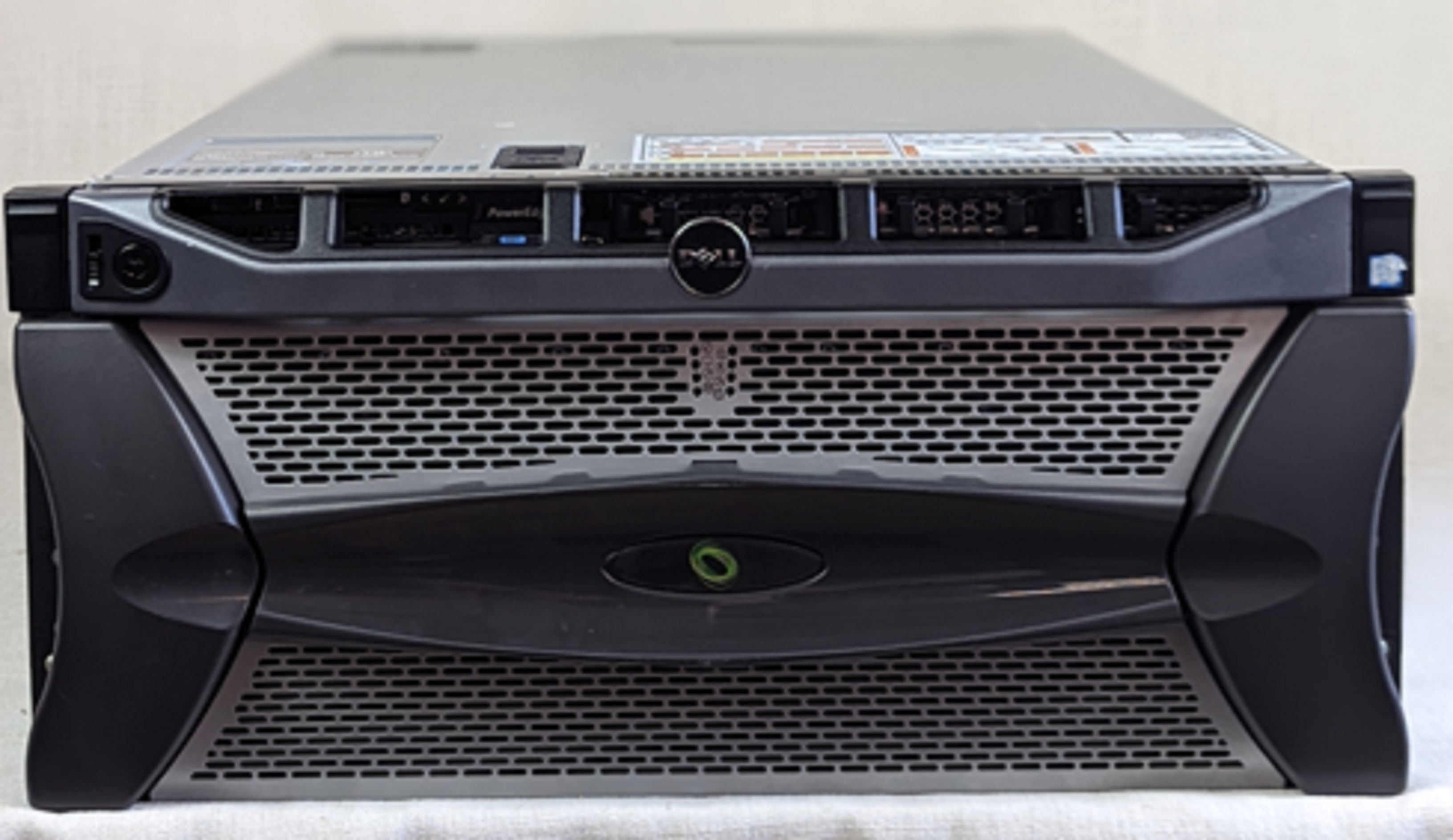 180TB TrueNAS Direct Attach Storage Enclosure w/ Dell PowerEdge R630 Server