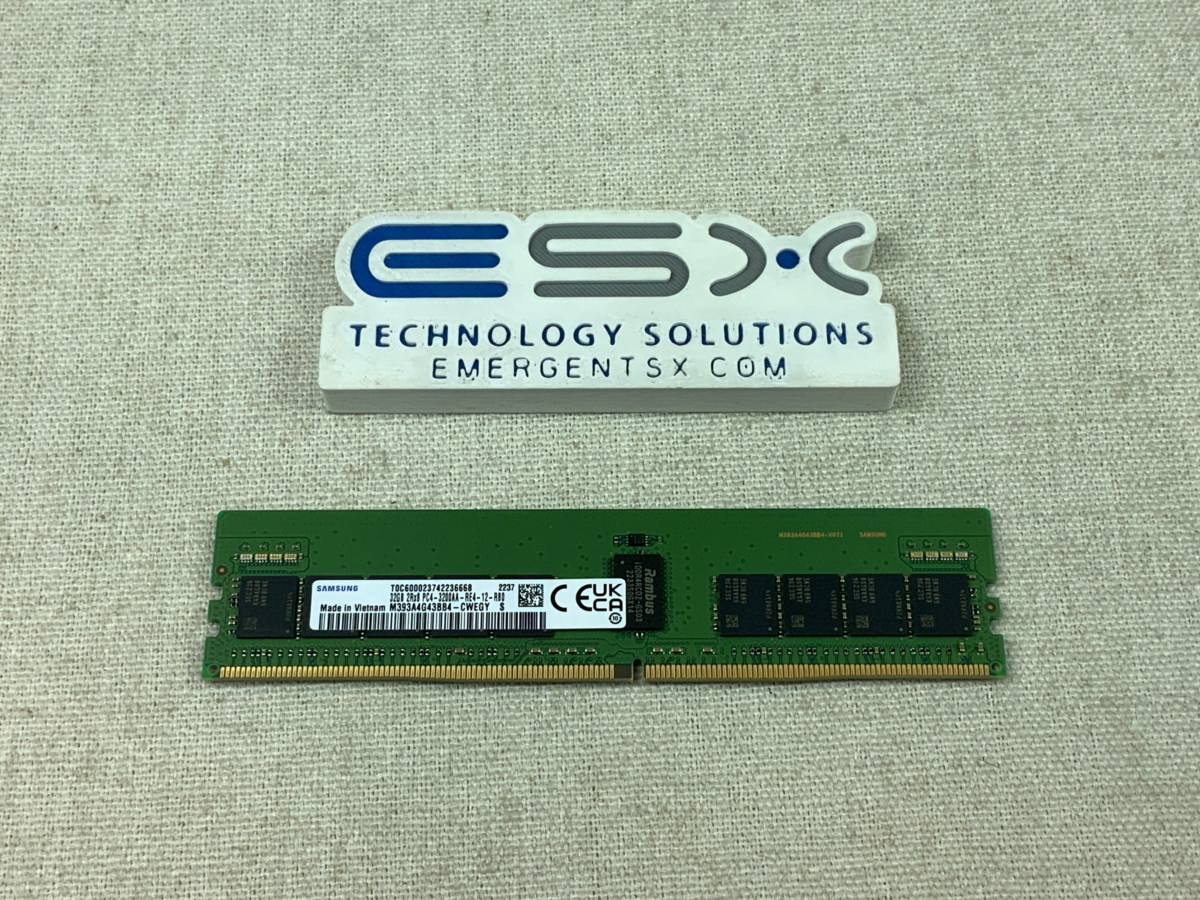 Samsung M393A4G43BB4-CWE 32GB 2Rx8 PC4-3200AA DDR4 ECC Server Memory RDIMM