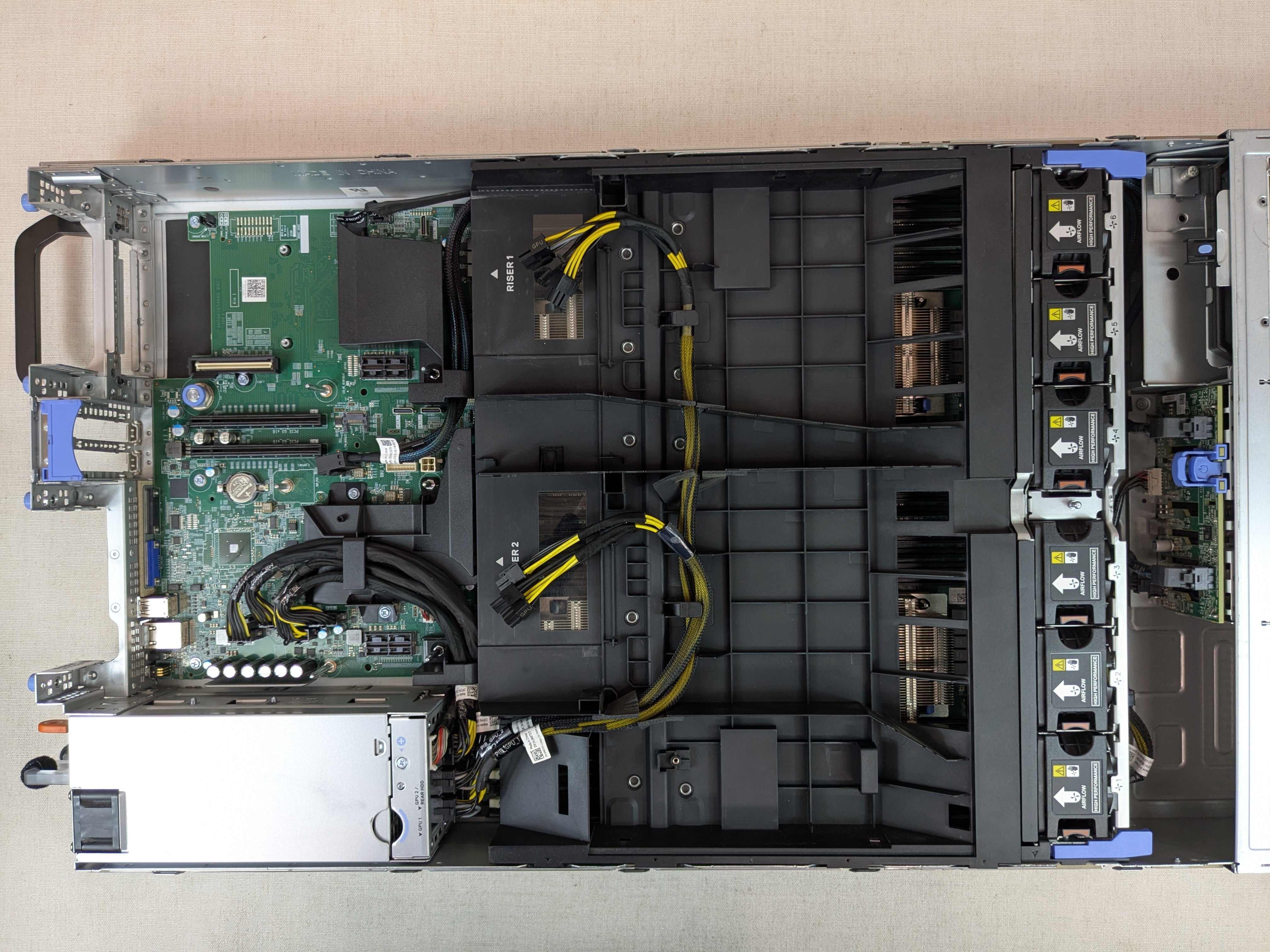 Dell PowerEdge R840 8x 2.5” 2U Barebones CTO Server – 2x Heatsink, 2x 1100W