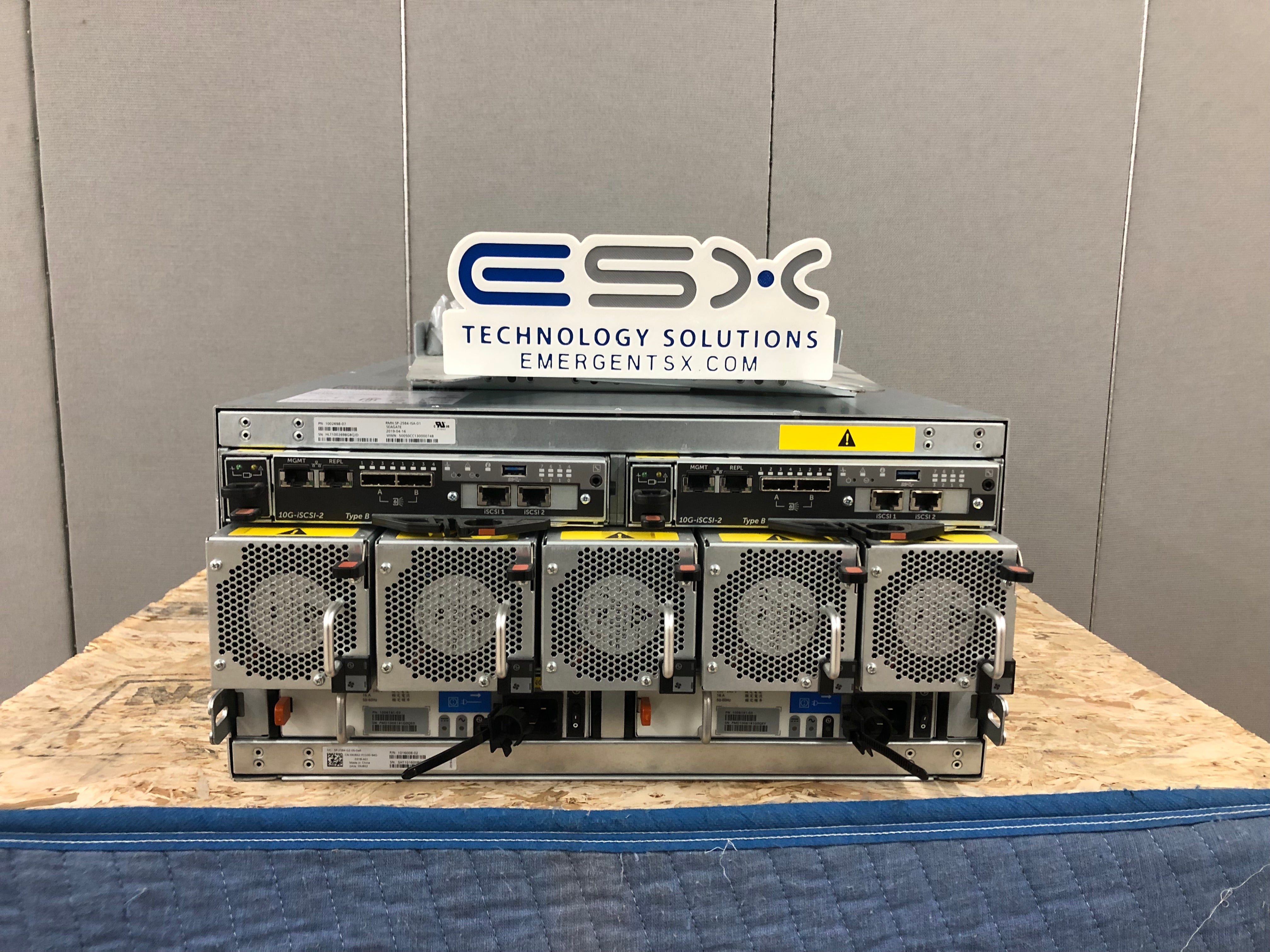 Dell Compellent SCV2080 Dense 336TB 10GbE iSCSI Storage Array 84x 4TB HDDs