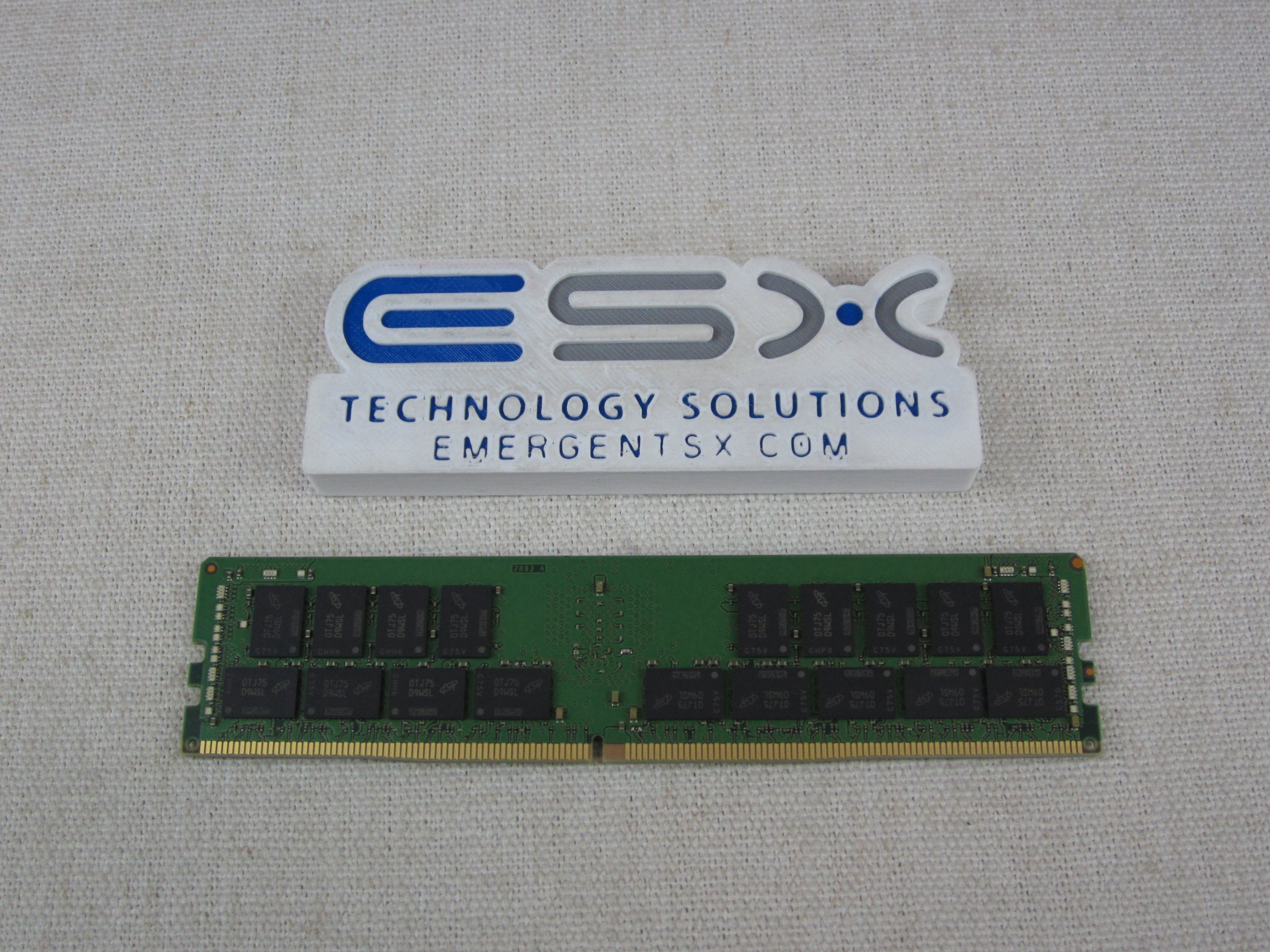 Micron MTA36ASF4G72PZ-3G2 32GB 2Rx4 PC4-3200AA ECC Registered Server Memory DIMM