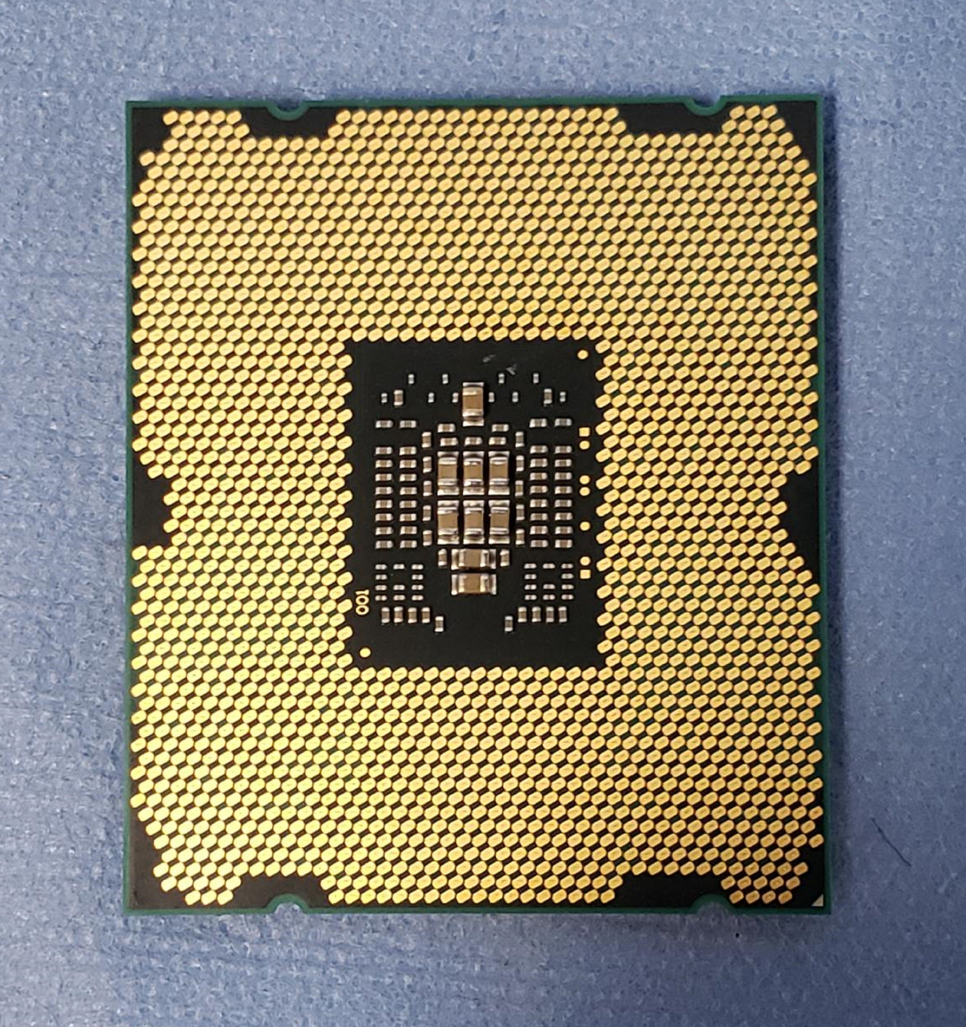 Lot of 4x Intel Xeon E5-2643 Quad-Core @ 3.30GHz 10MB Processor - SR0L7