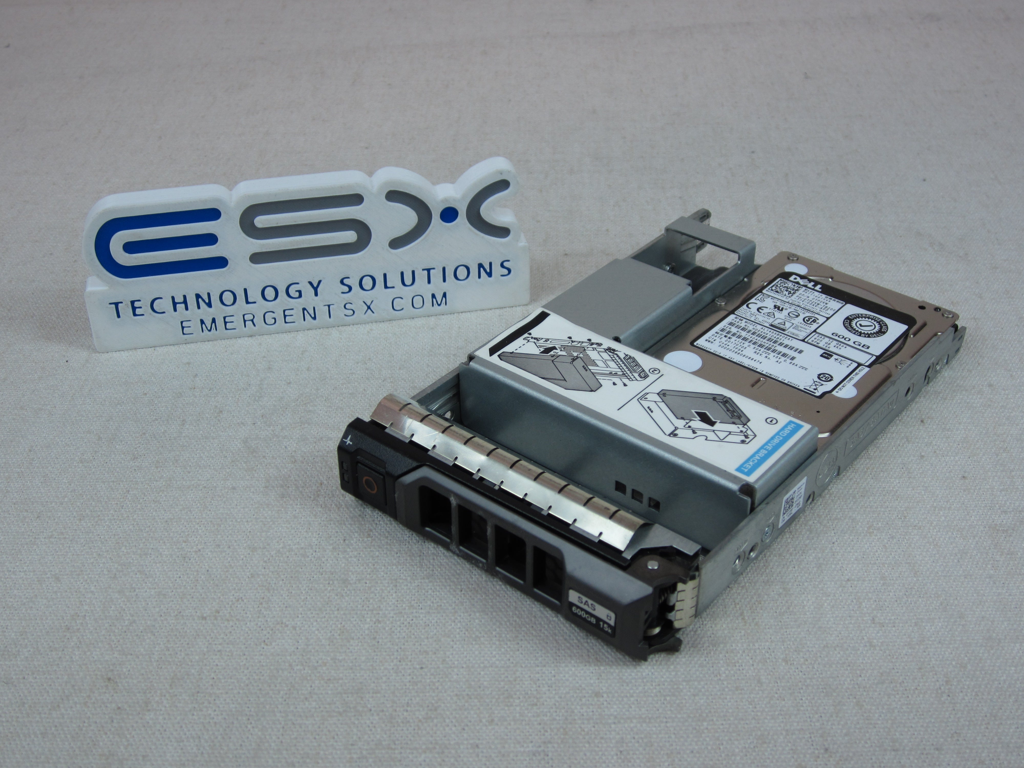 Dell TP2KW 600GB 15k 12Gb/s 2.5" SAS Hard Drive AL14SXB60EAY in 3.5” 13G Tray
